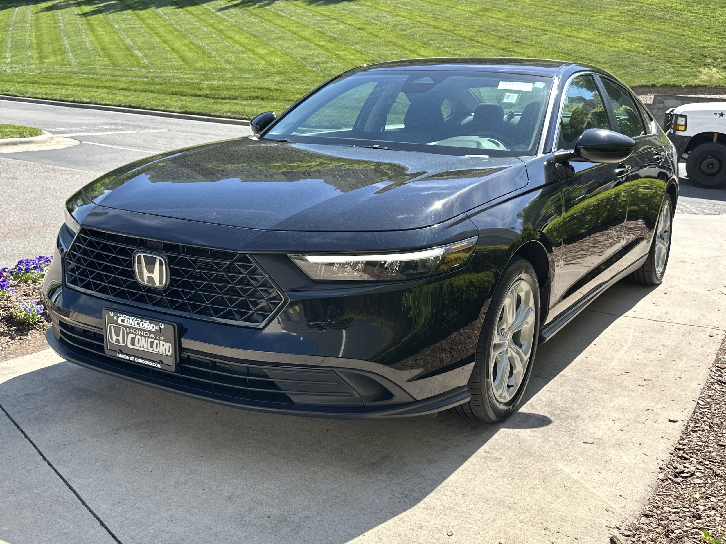 2023 Honda Accord LX photo 4