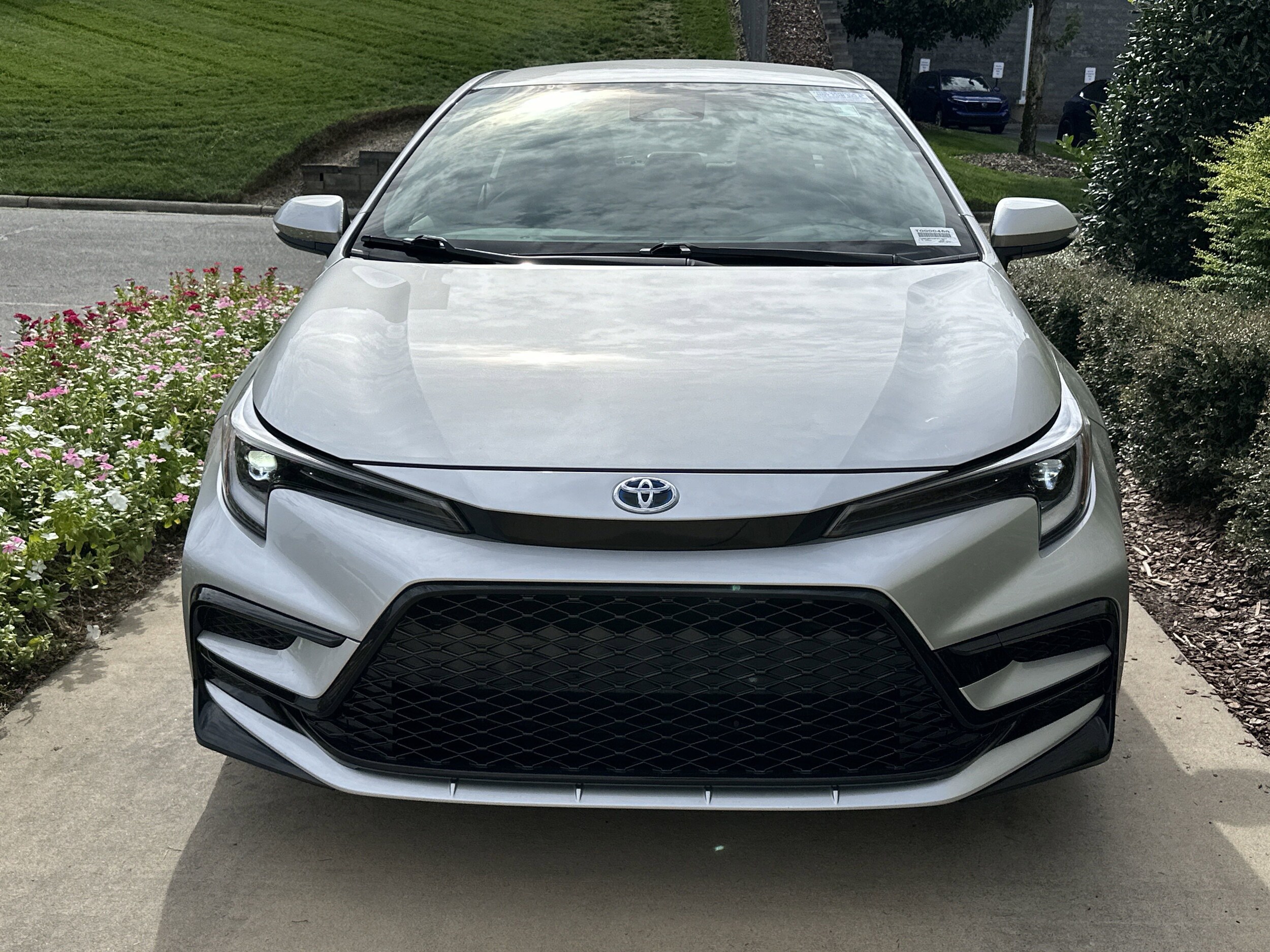 2023 Toyota Corolla Hybrid SE photo 2