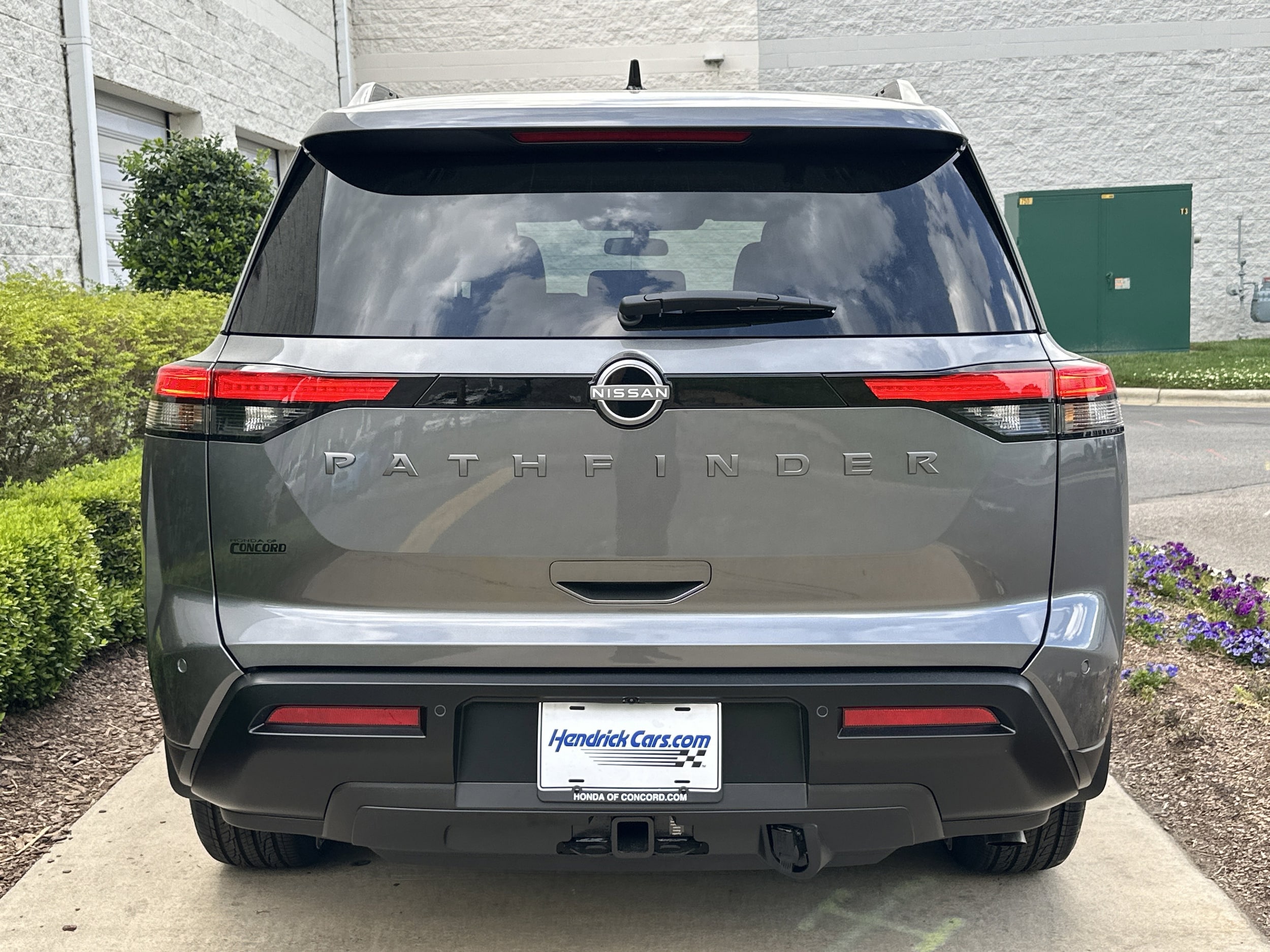 2026 Nissan Pathfinder SV photo 5