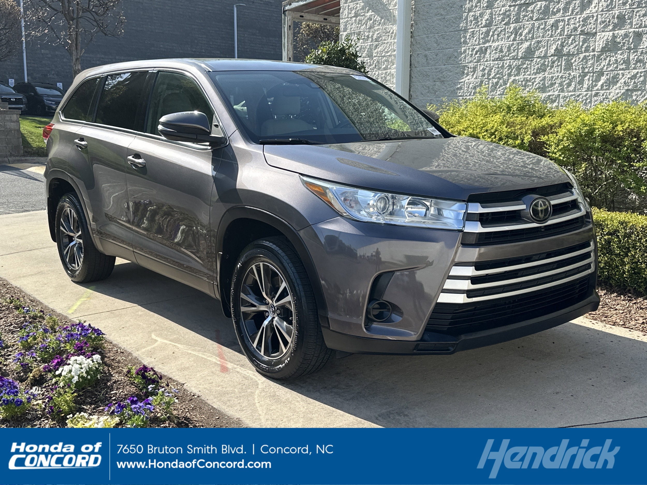 2019 Toyota Highlander LE
