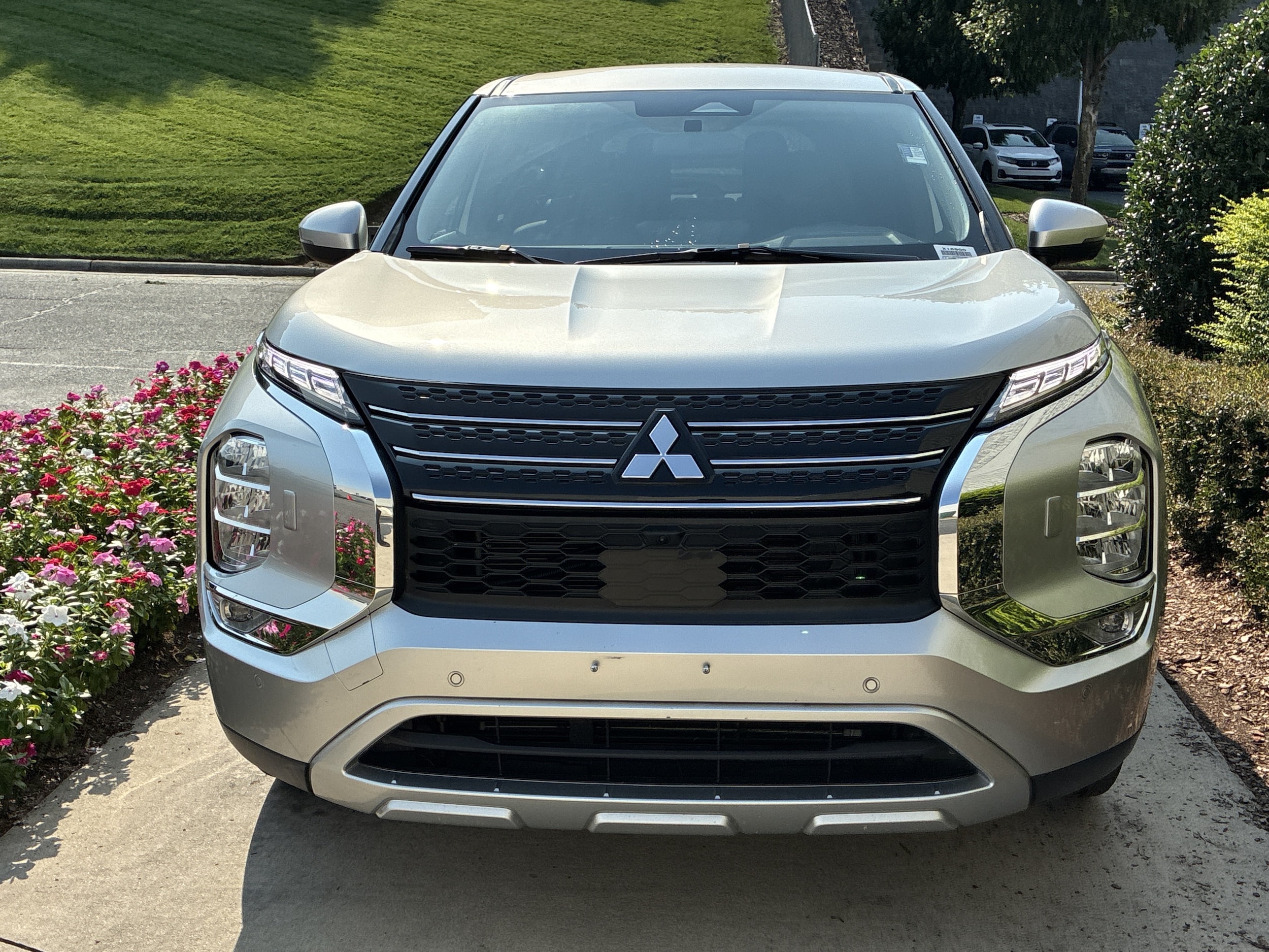2024 Mitsubishi Outlander SE