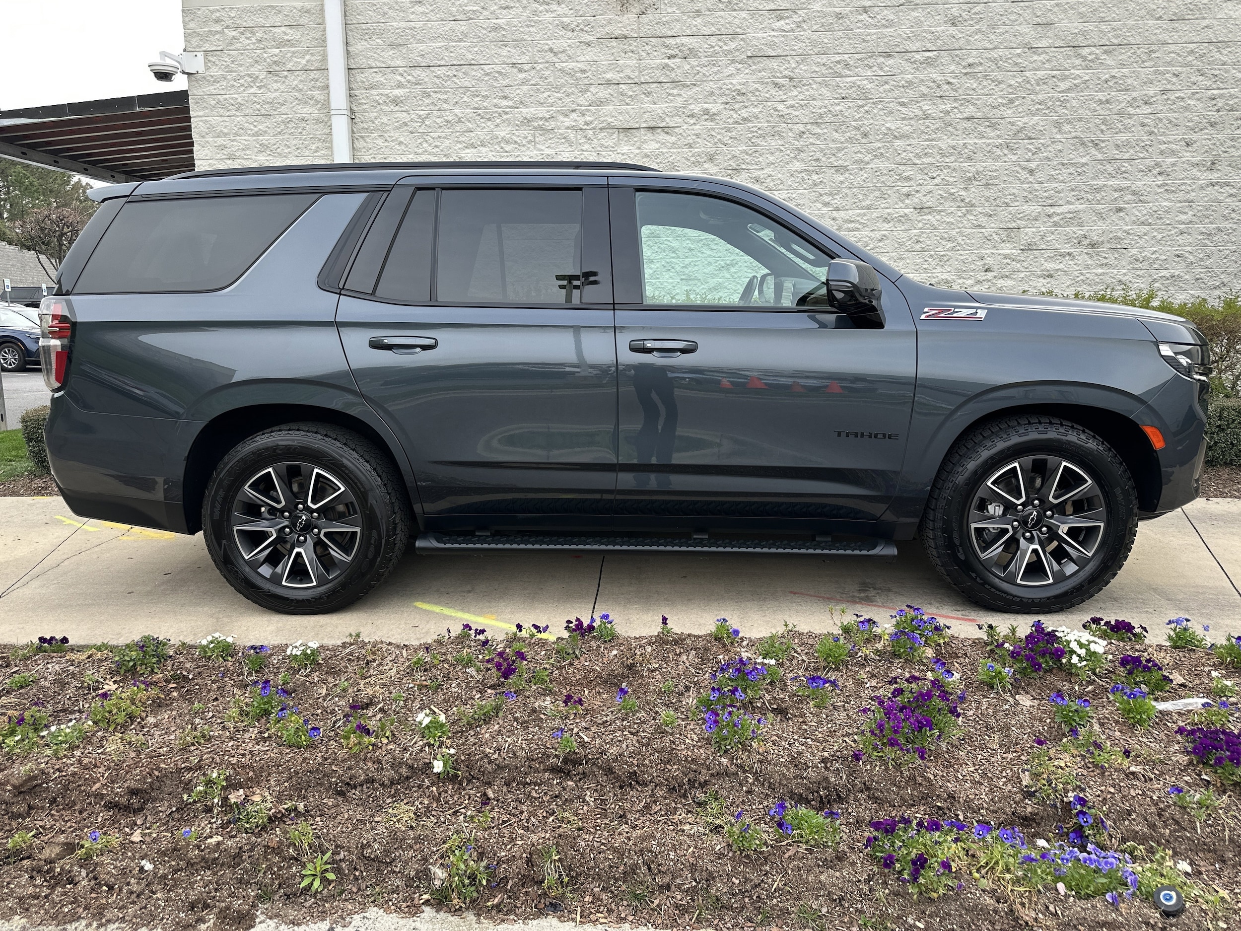 2021 Chevrolet Tahoe Z71 photo 3