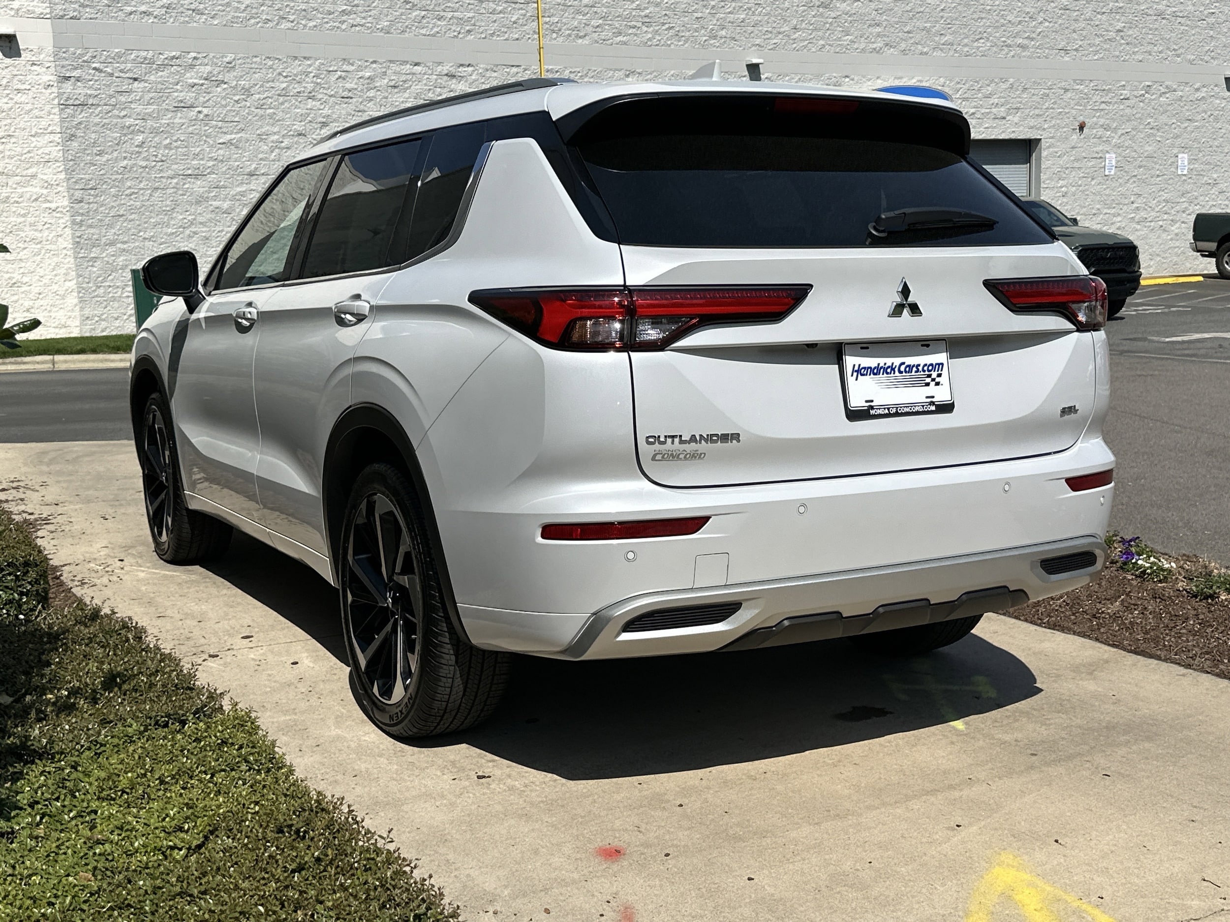 2023 Mitsubishi Outlander SEL photo 5