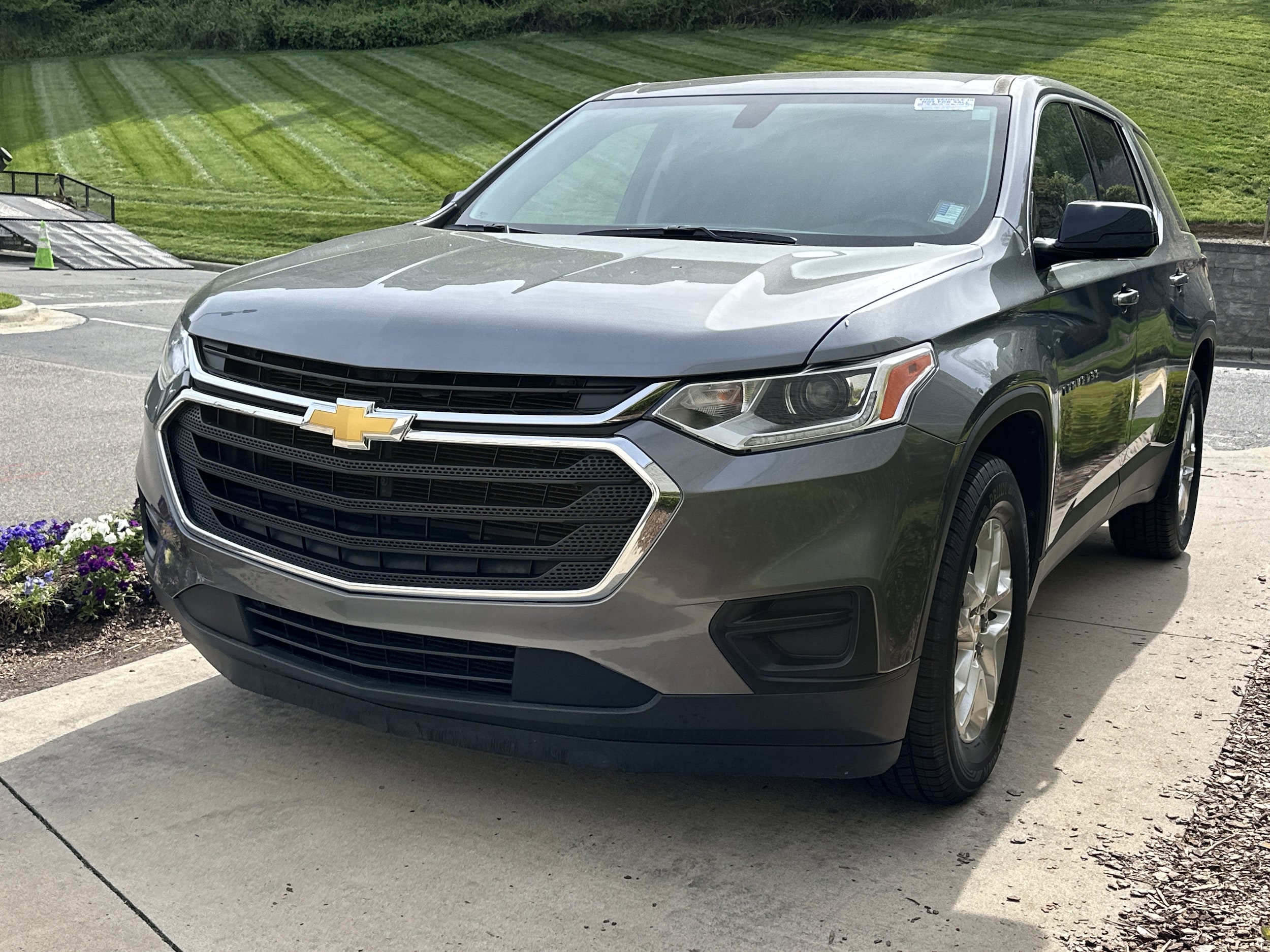2020 Chevrolet Traverse LS photo 4