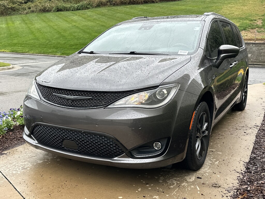 Used 2020 Chrysler Pacifica Launch Edition Minivan