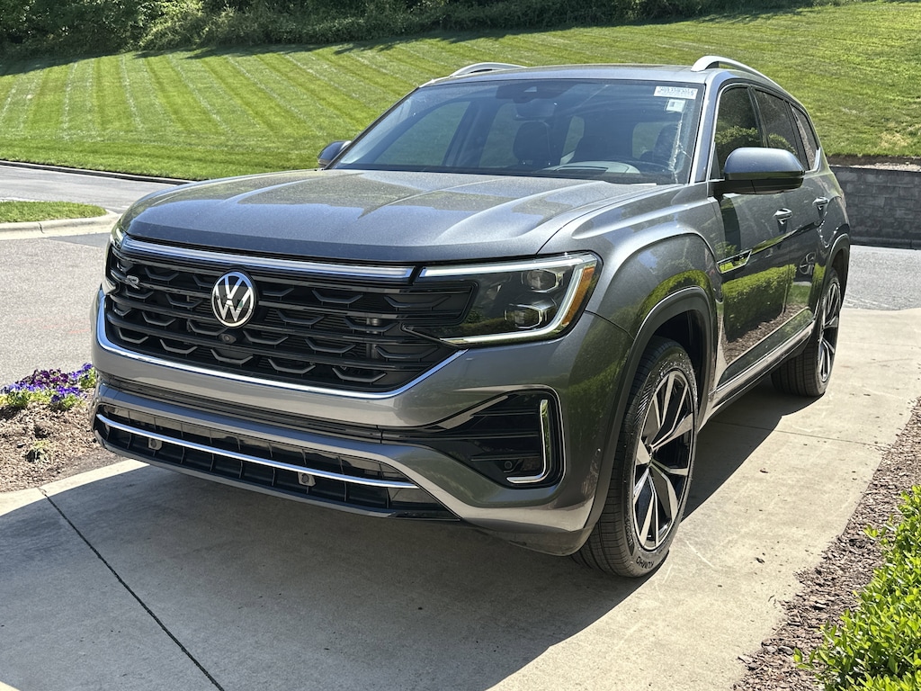 Used 2024 Volkswagen Atlas 2.0T SEL Premium R-Line SUV