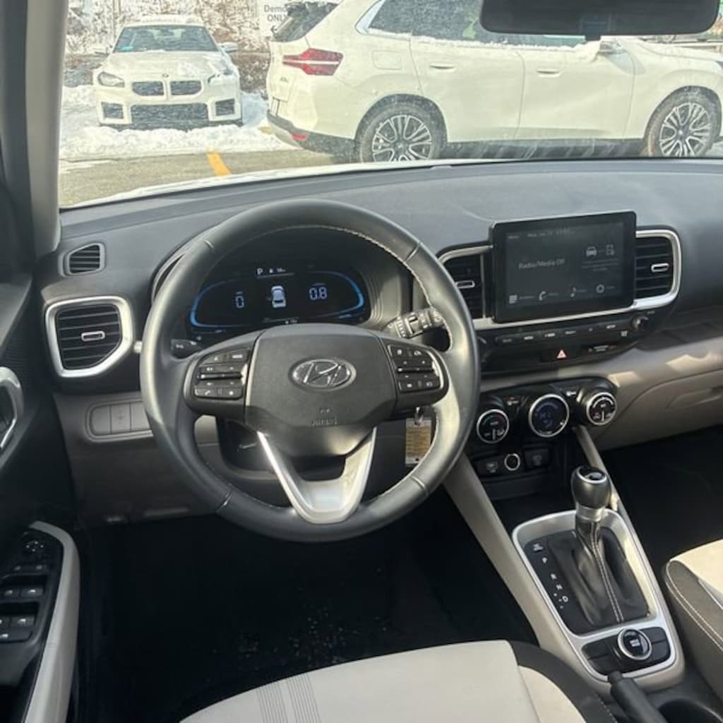 Used 2023 Hyundai Venue SEL SUV