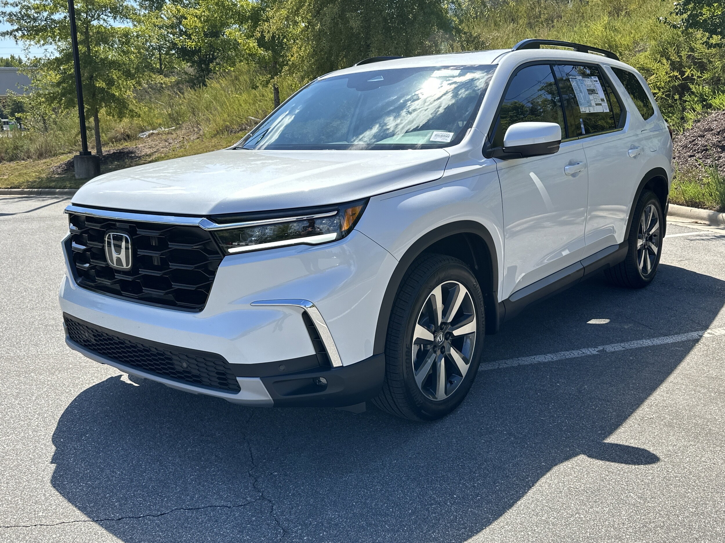 2025 Honda Pilot Touring photo 3