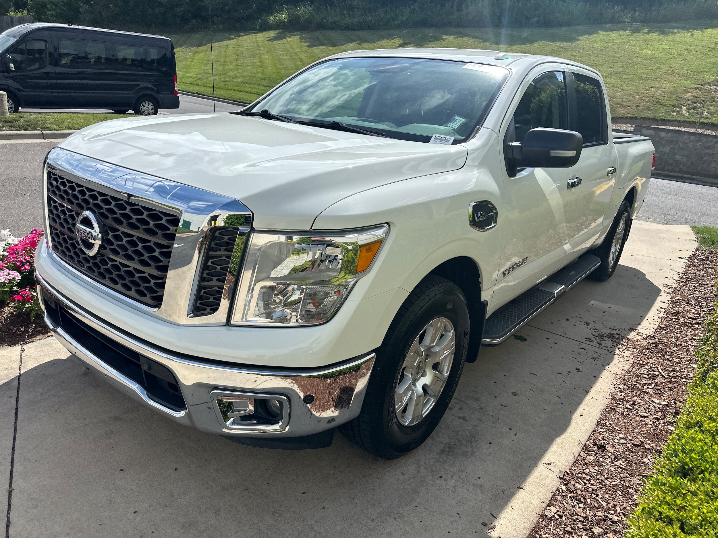 Nissan Titan SV