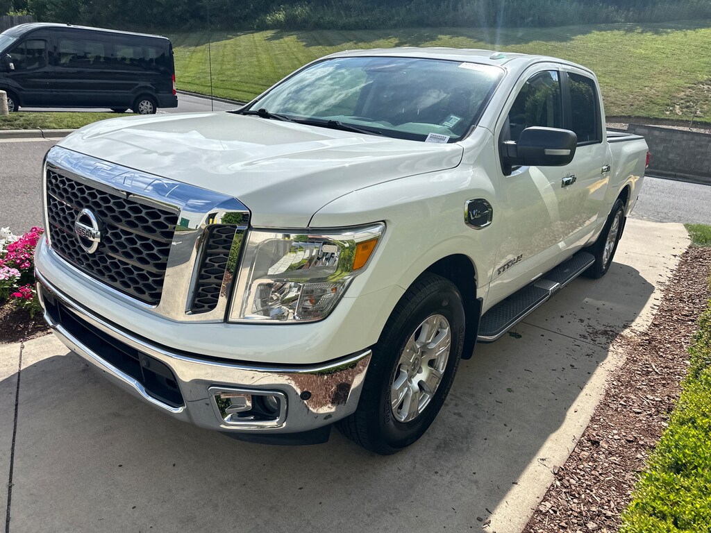 Used 2017 Nissan Titan SV Pickup