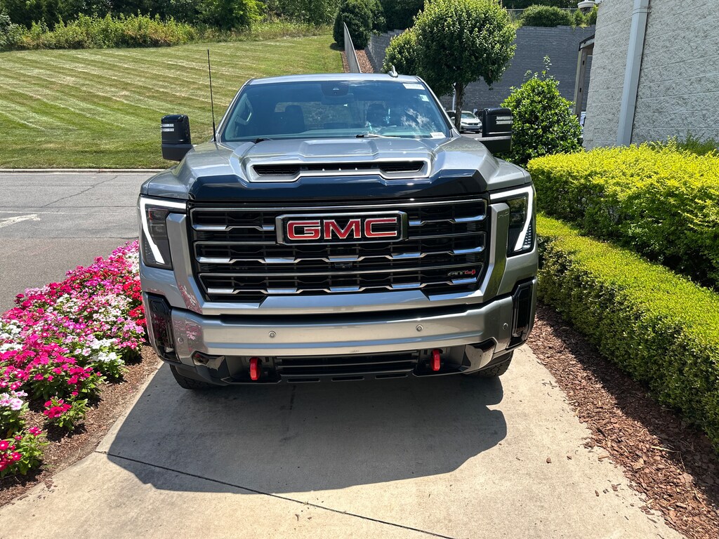 Used 2025 GMC Sierra 2500HD AT4 Pickup