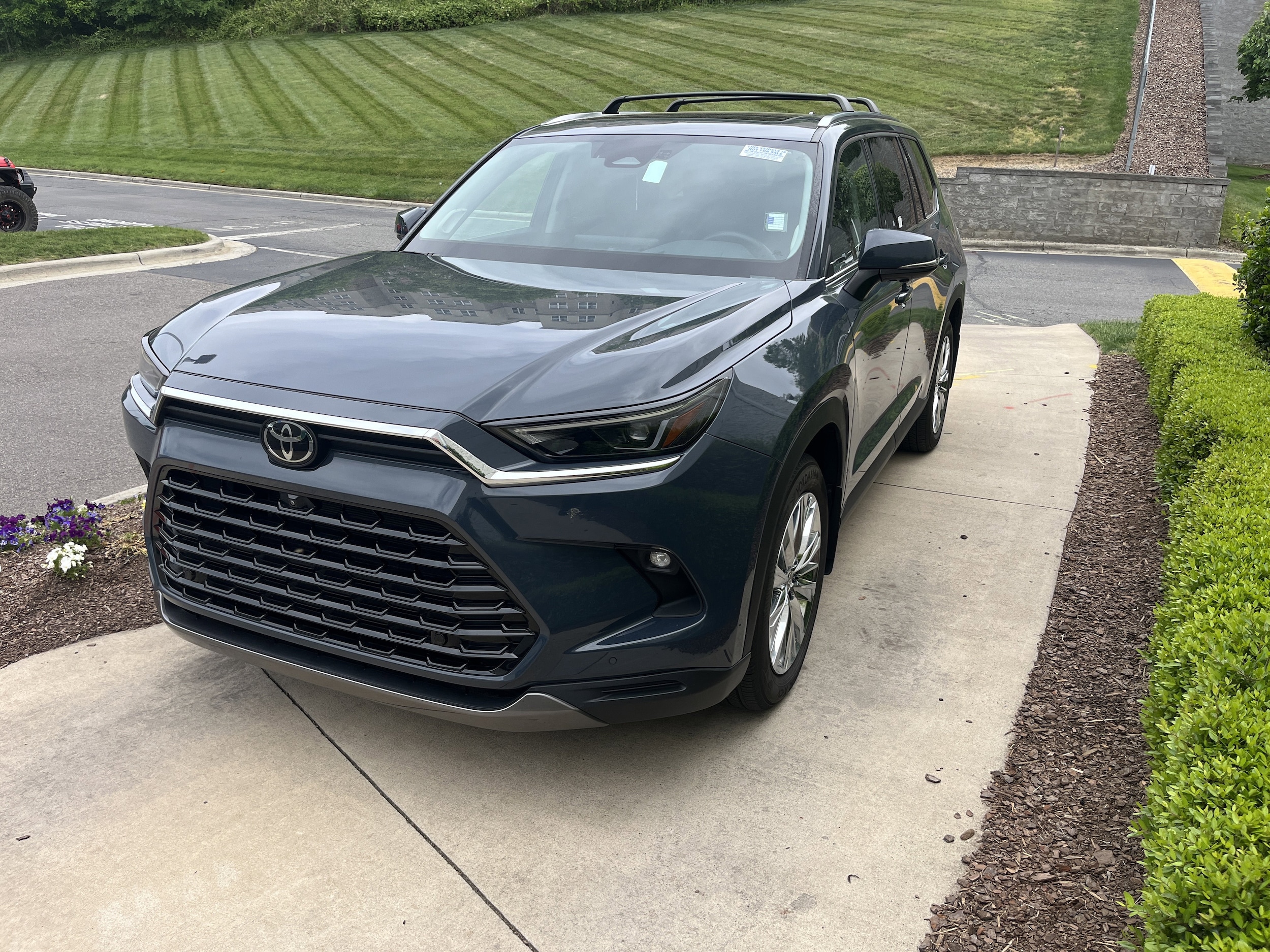 2024 Toyota Grand Highlander Platinum photo 4