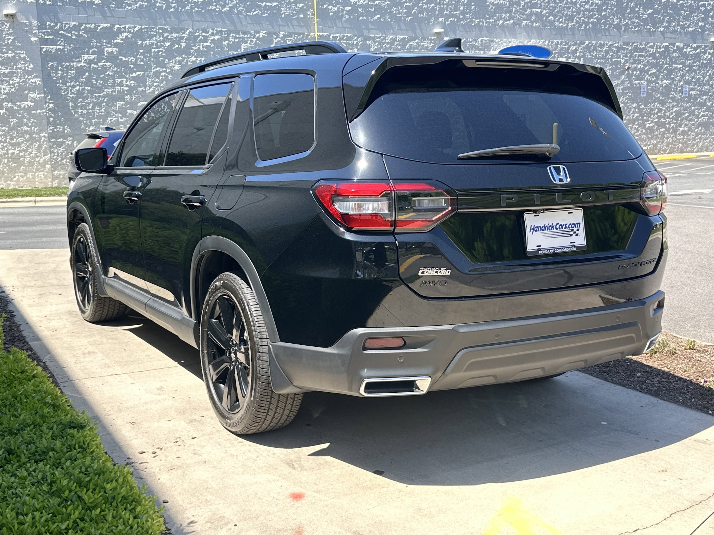 2025 Honda Pilot Black Edition photo 4