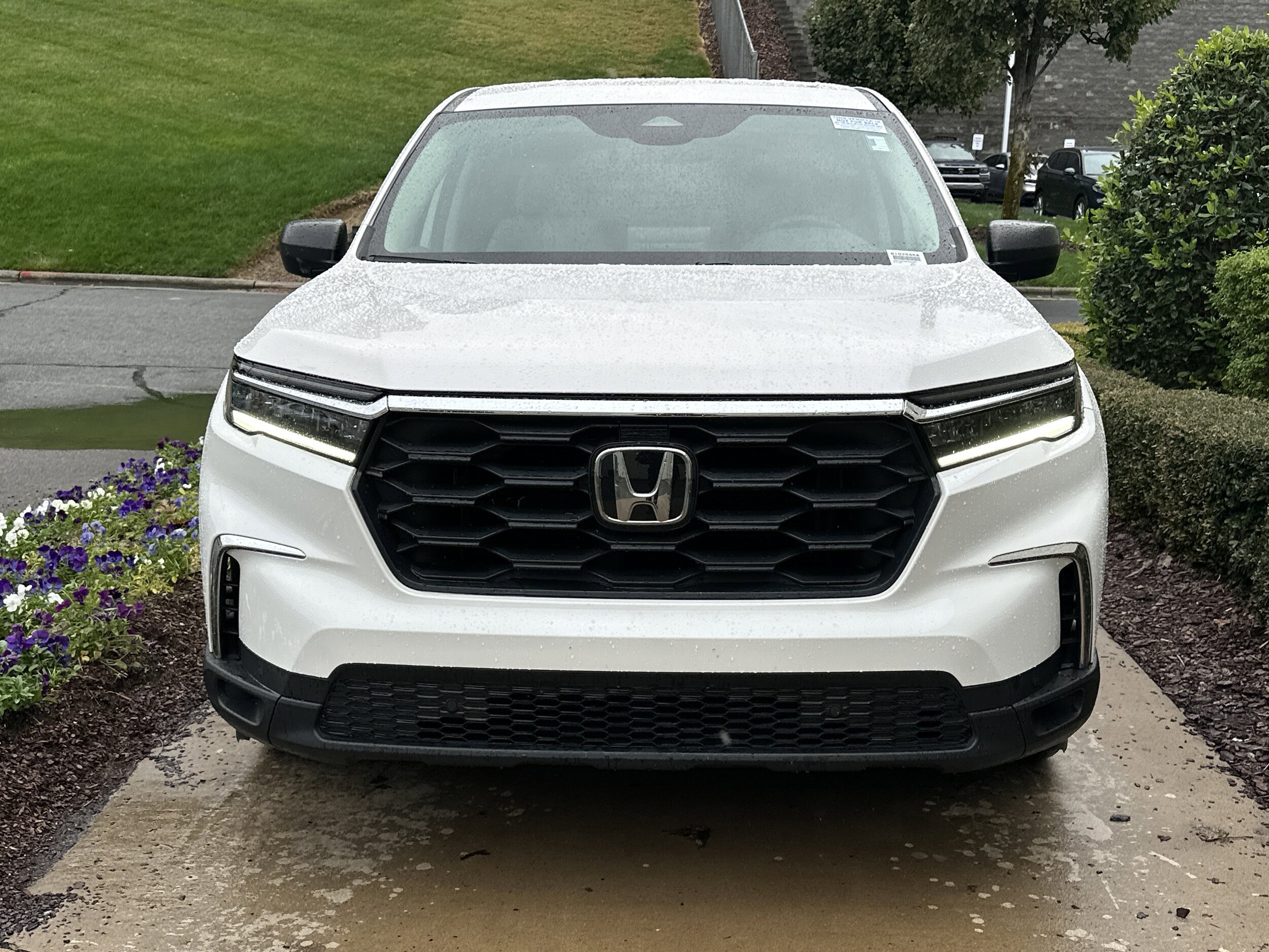2023 Honda Pilot LX photo 2