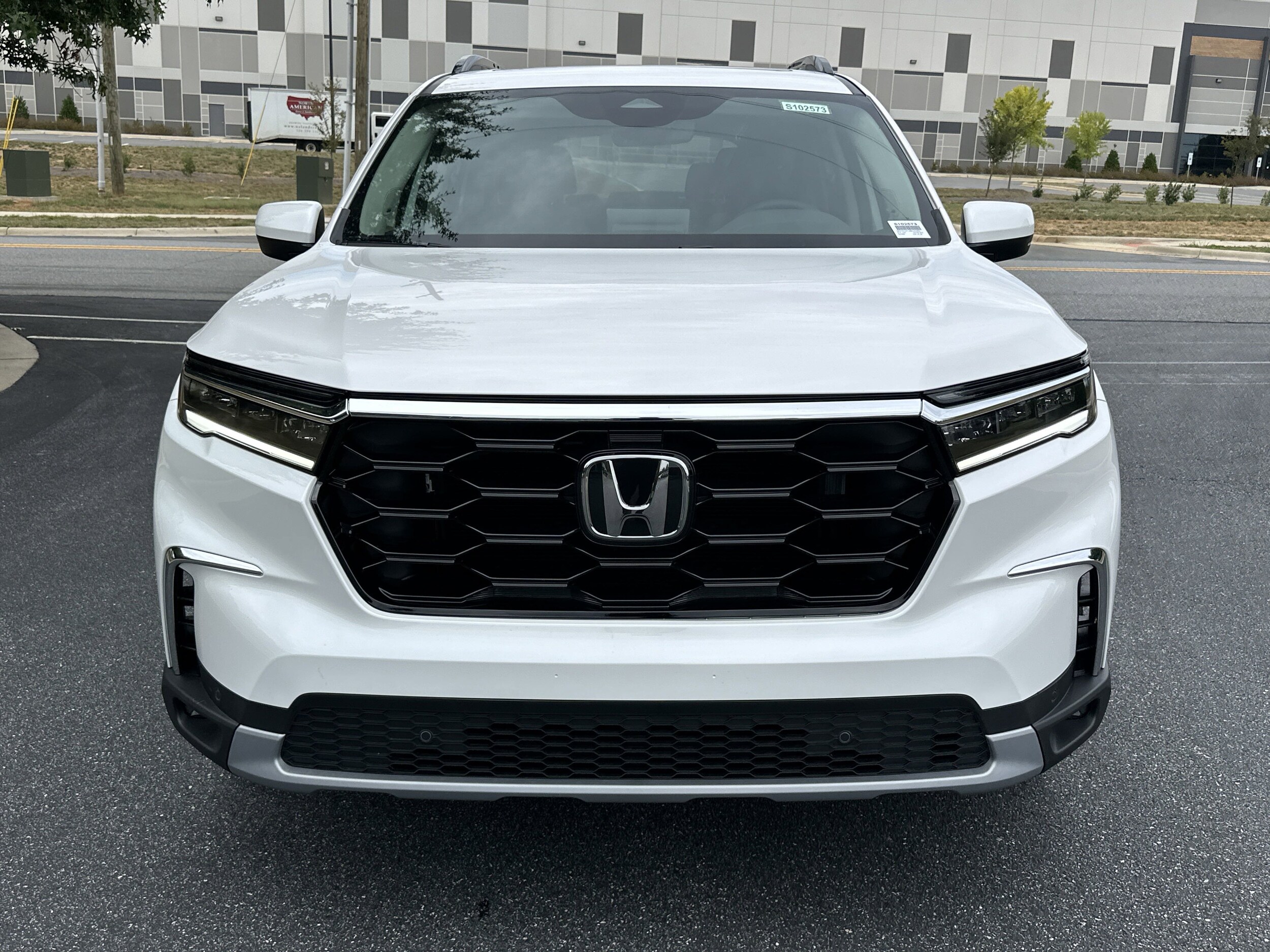 2025 Honda Pilot Touring photo 2