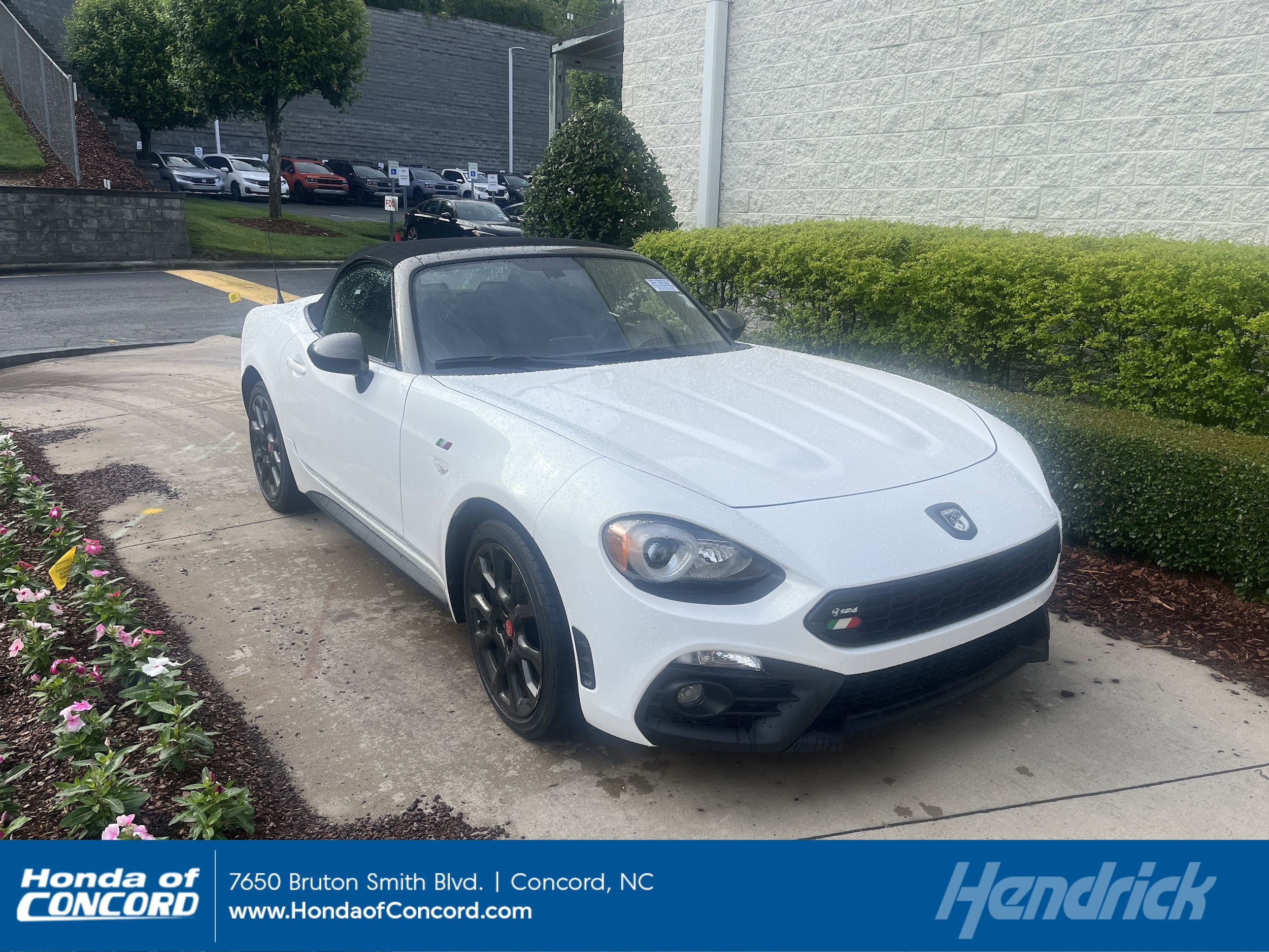 2017 FIAT 124 Spider 1.4 Abarth's photo