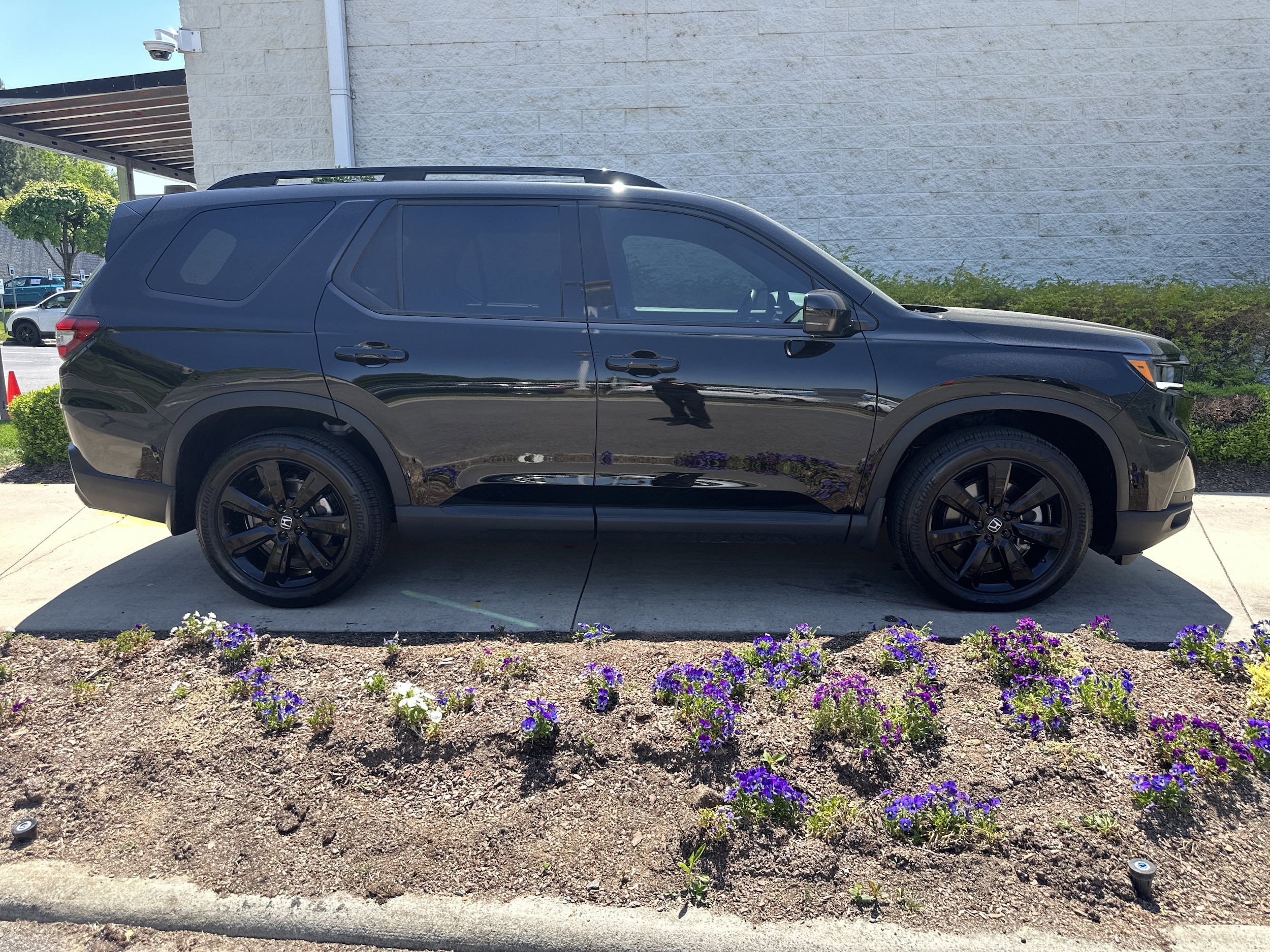 2025 Honda Pilot Black Edition photo 3