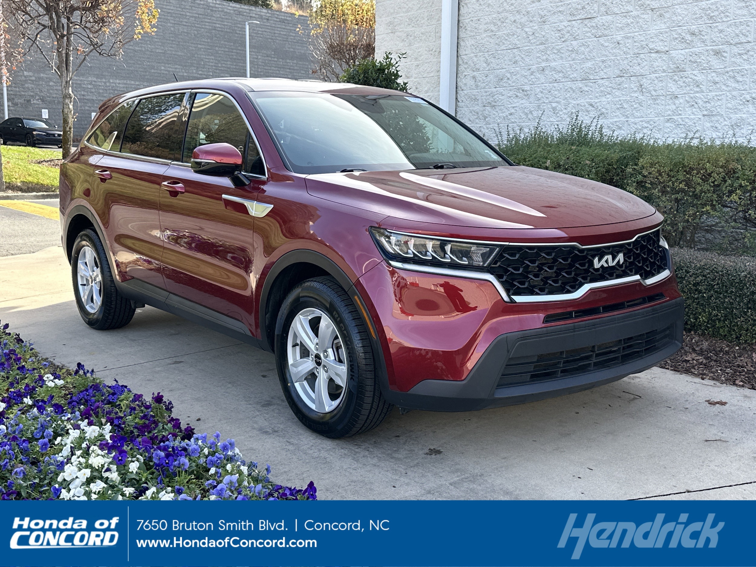 2022 Kia Sorento LX's photo