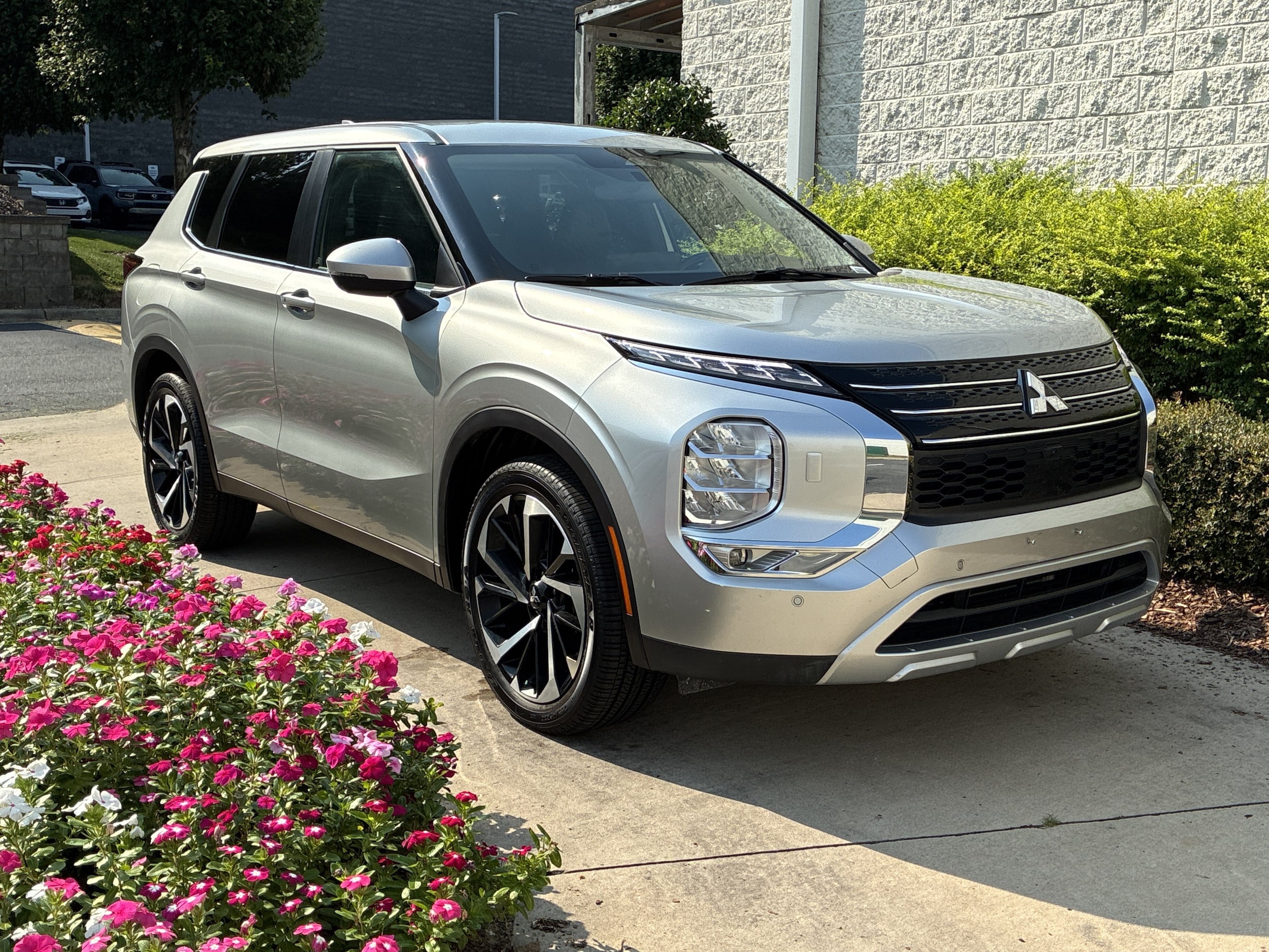 2024 Mitsubishi Outlander SE