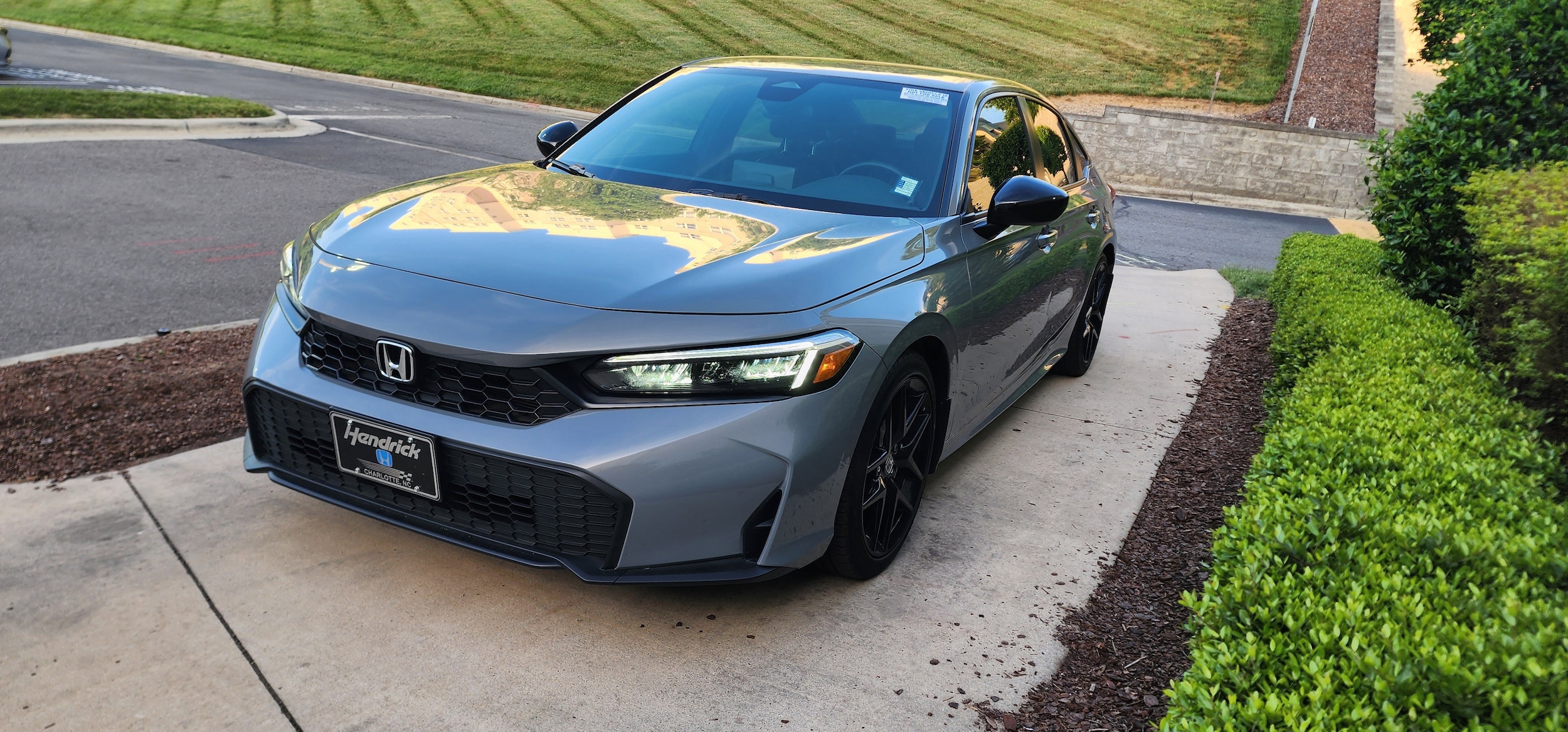 2025 Honda Civic Sport photo 2