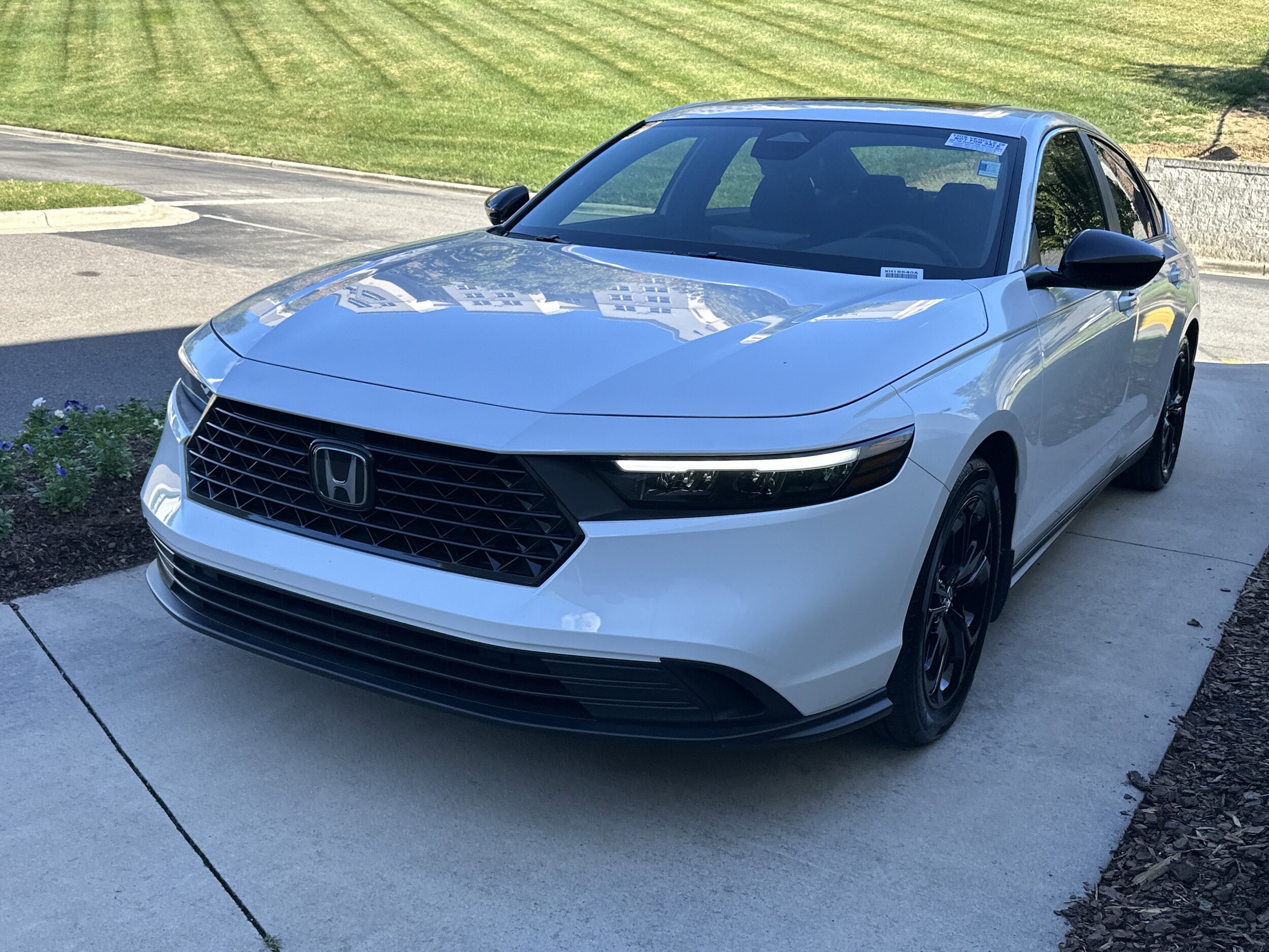 2025 Honda Accord Hybrid Sport photo 3