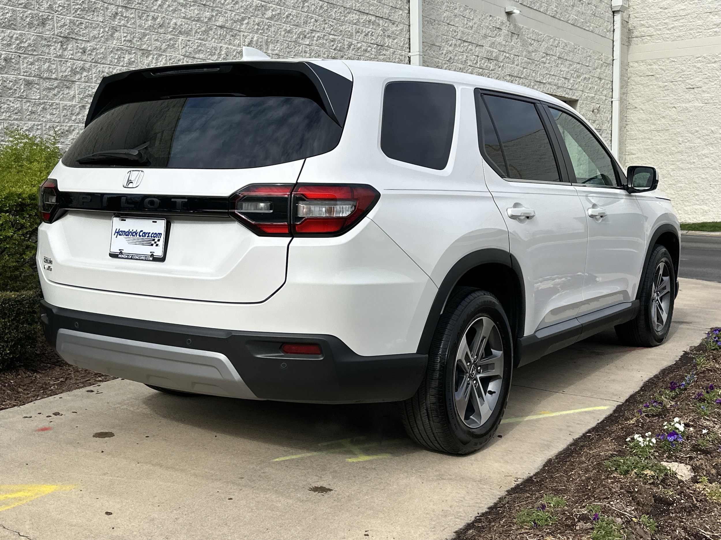 2025 Honda Pilot EX-L photo 3