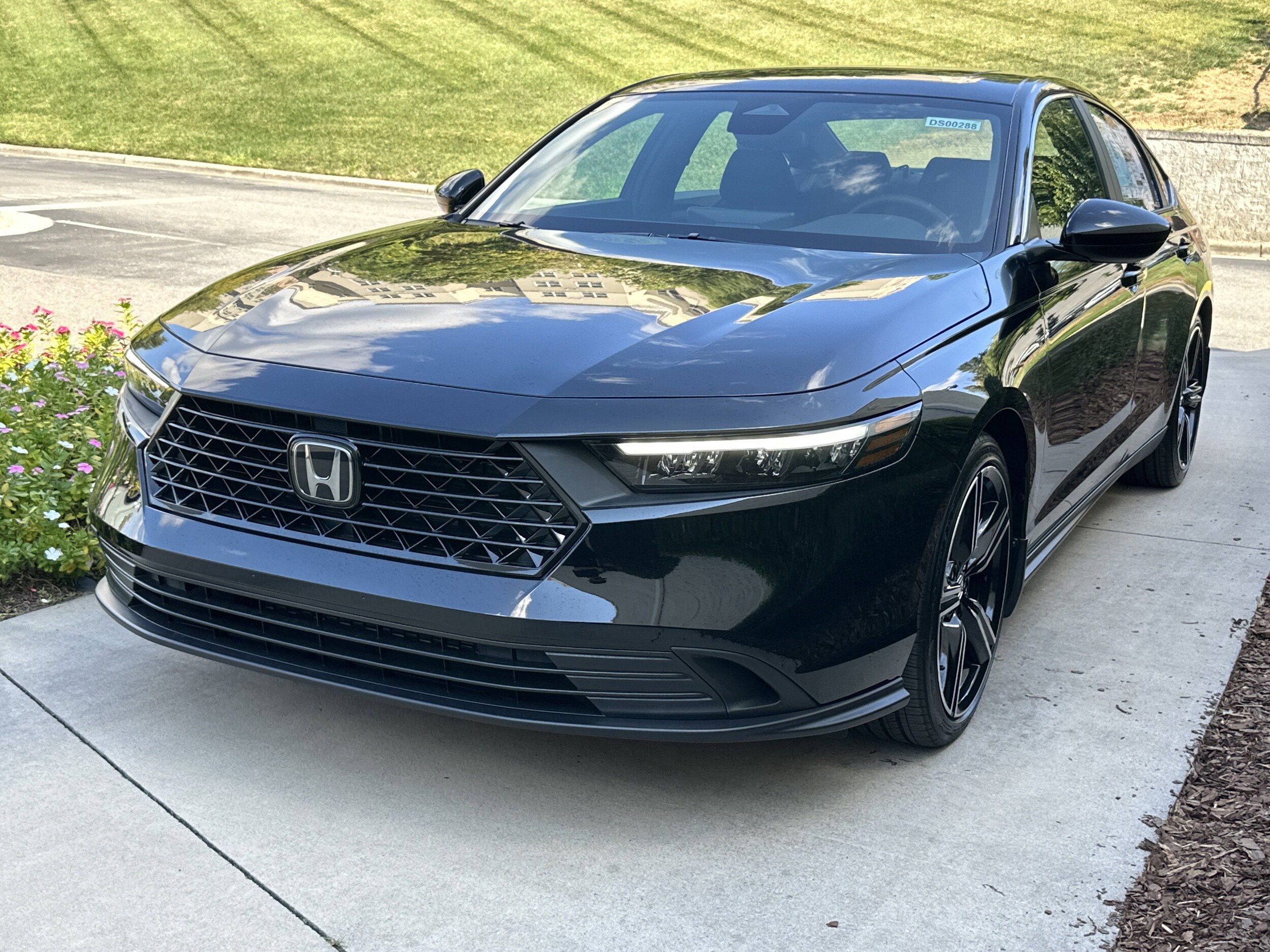2025 Honda Accord Hybrid Sport photo 3
