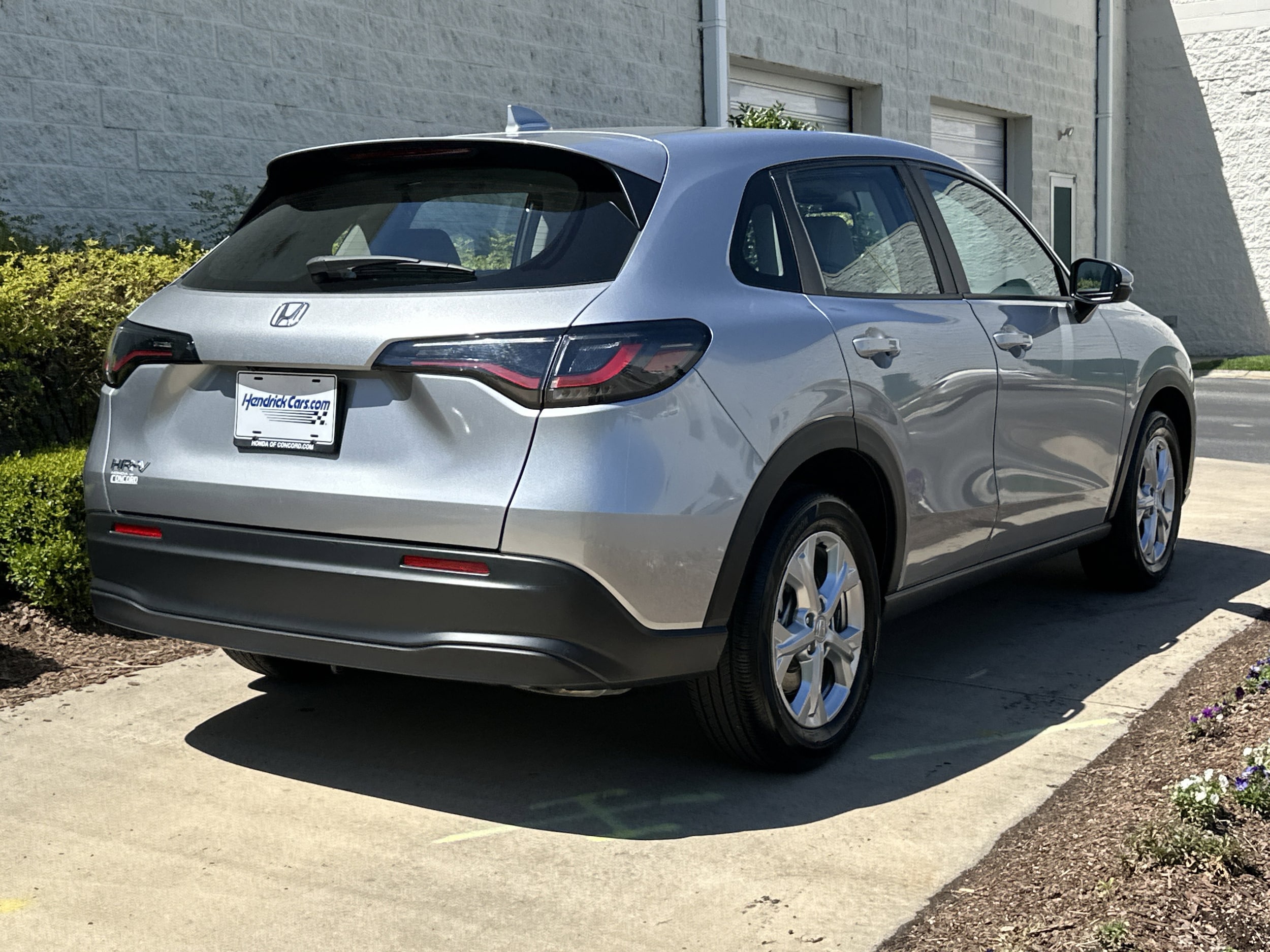 2025 Honda HR-V LX photo 3