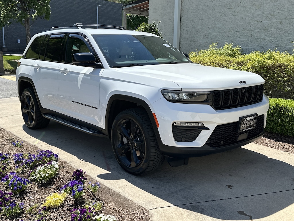 Used 2023 Jeep Grand Cherokee Limited SUV