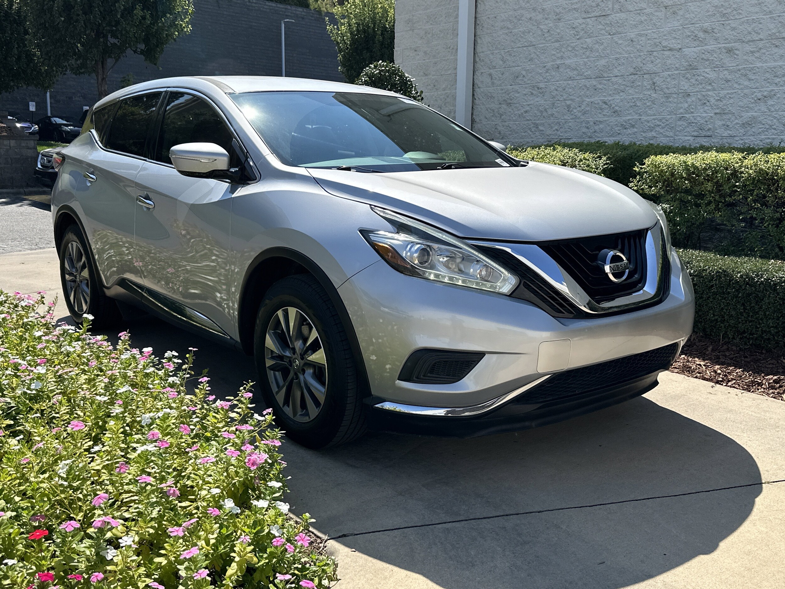 2015 Nissan Murano S photo 2