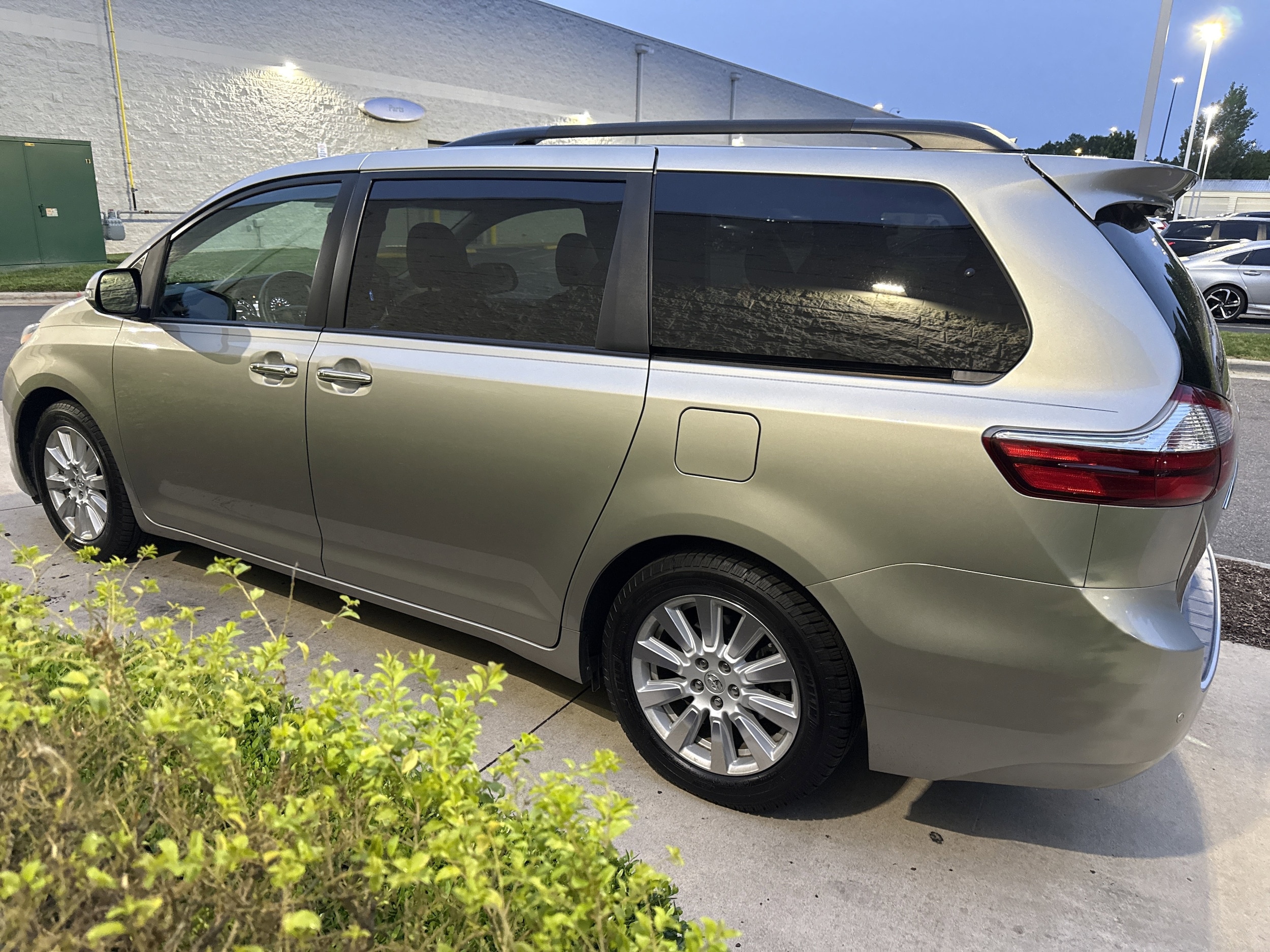 2017 Toyota Sienna Limited photo 6