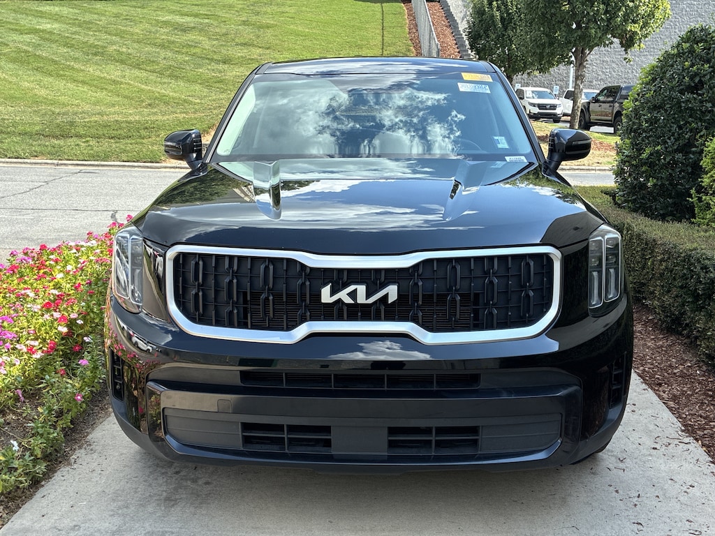 Used 2024 Kia Telluride LX SUV