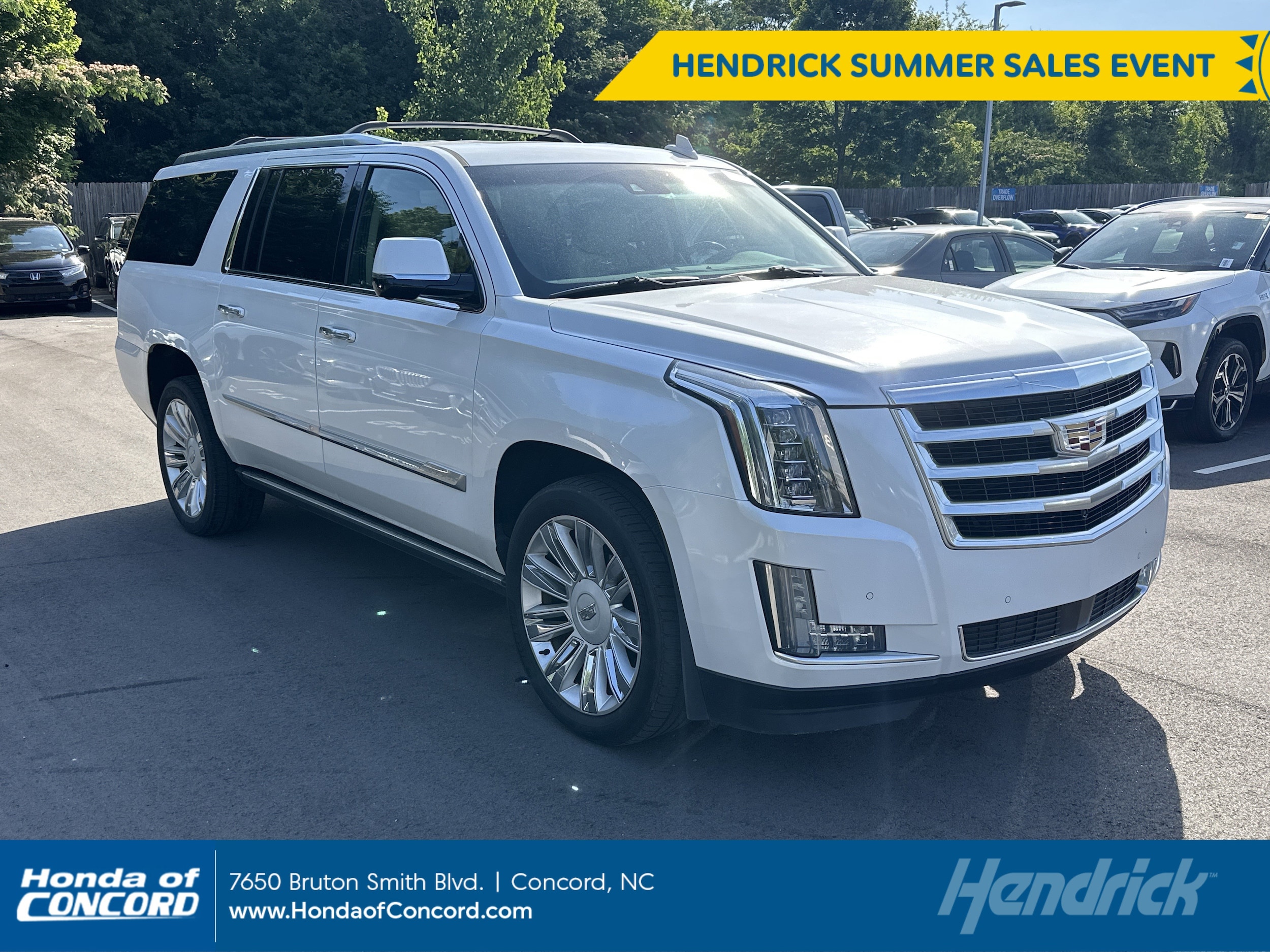 2016 Cadillac Escalade ESV AWD Premium's photo