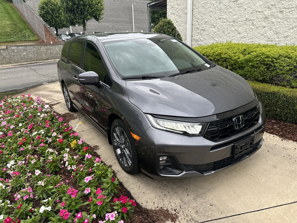 Certified 2025 Honda Odyssey Touring Minivan