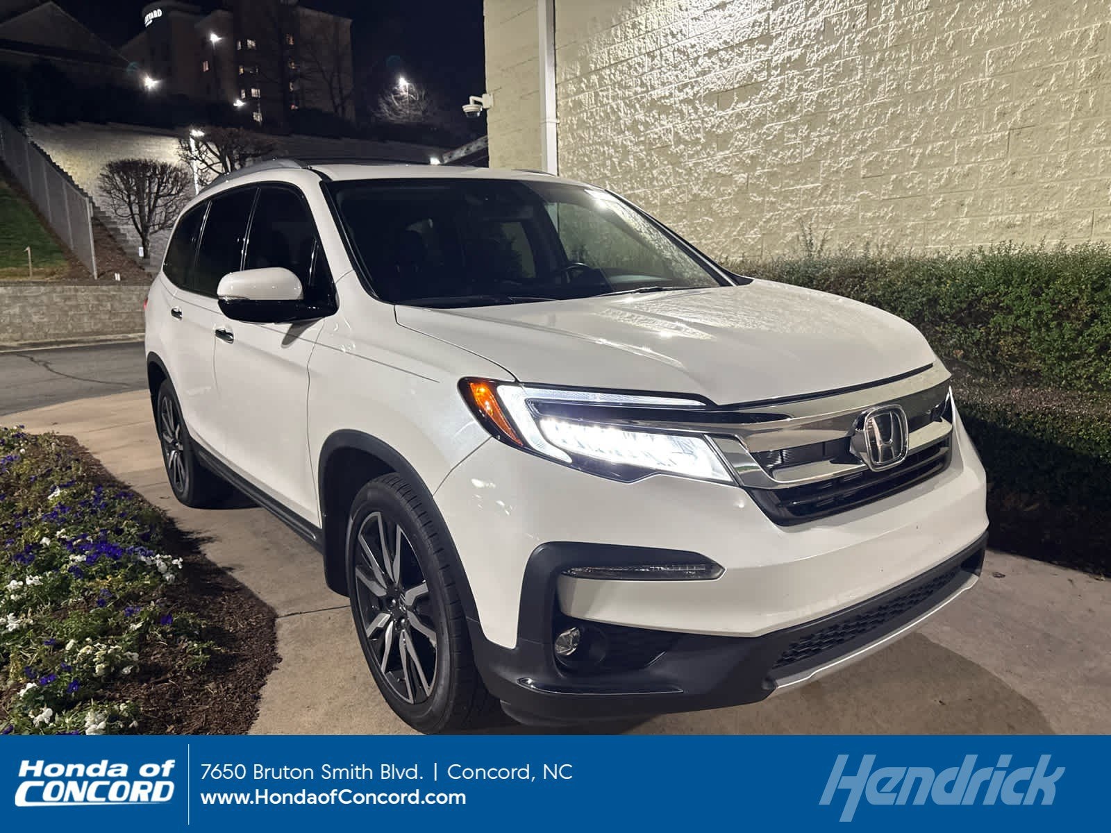2021 Honda Pilot Elite's photo