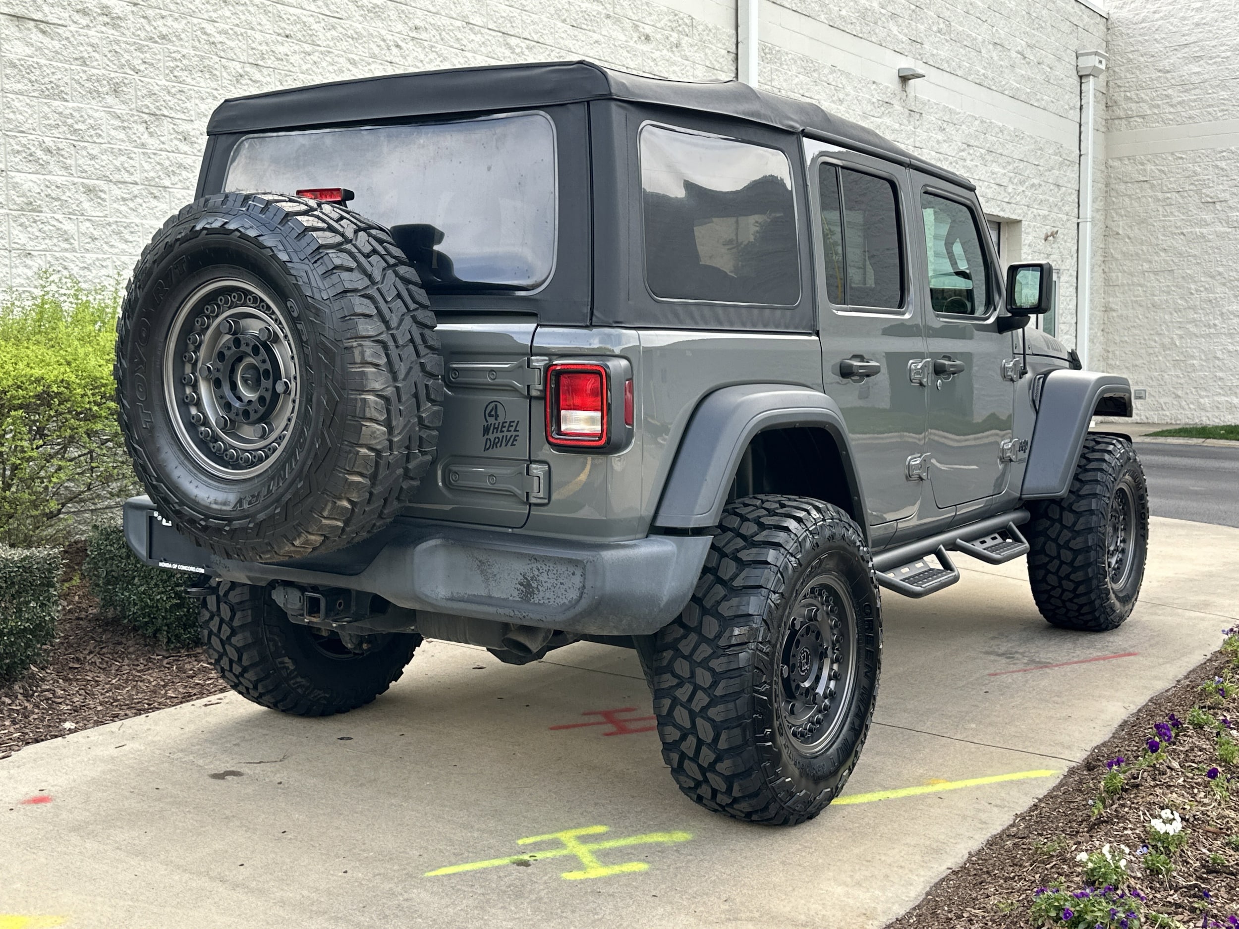 2021 Jeep Wrangler Unlimited Willys photo 3