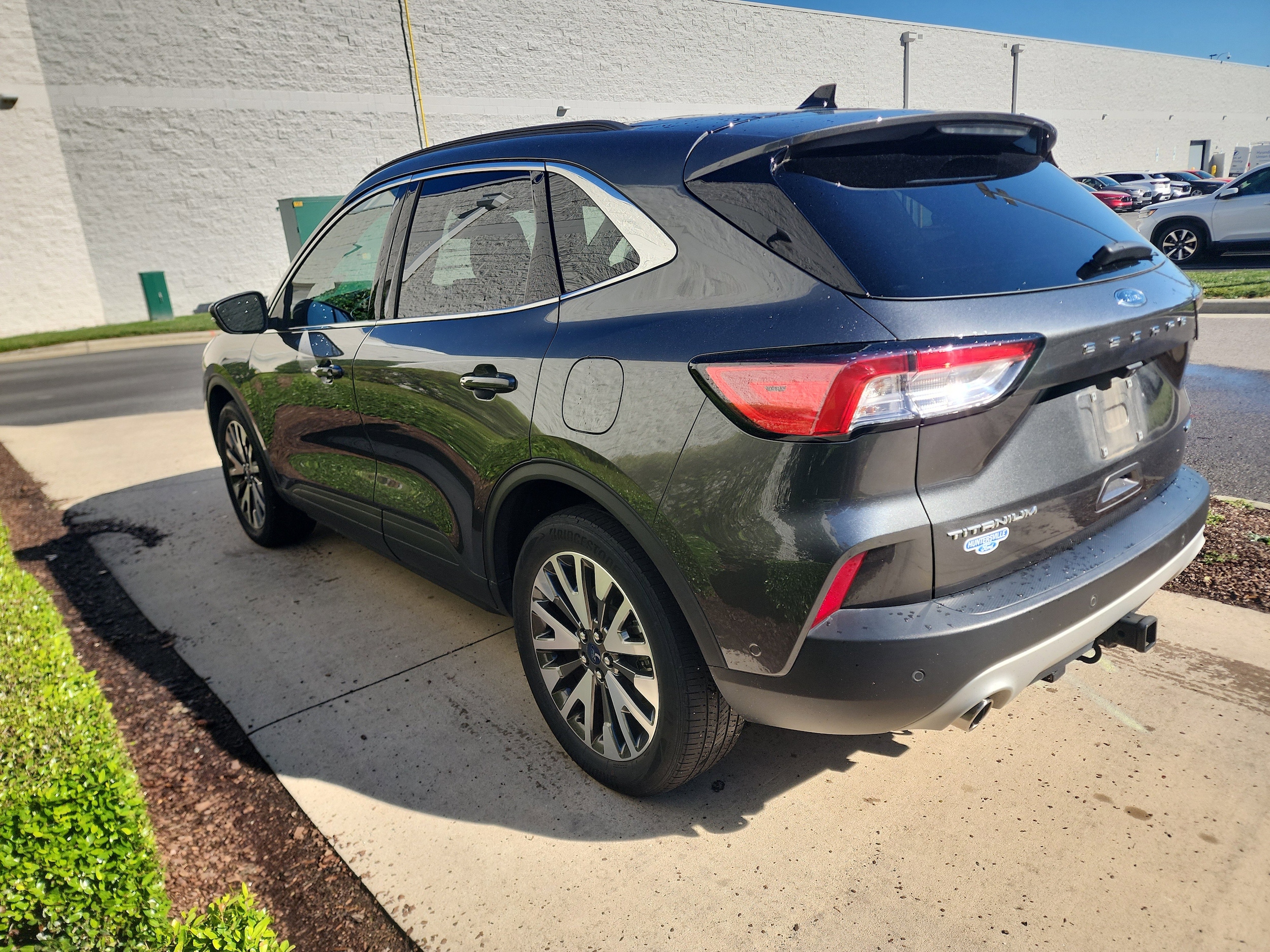 2020 Ford Escape Titanium photo 4