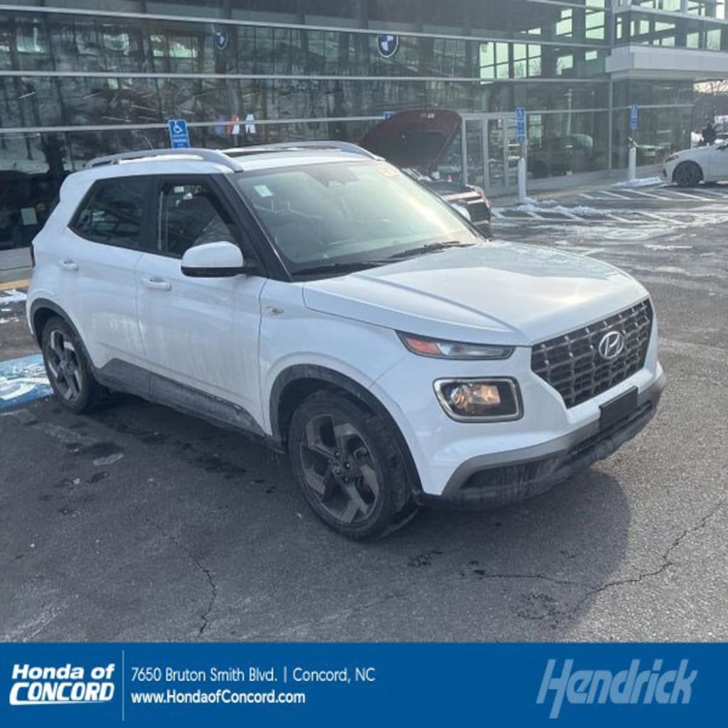 Used 2023 Hyundai Venue SEL SUV