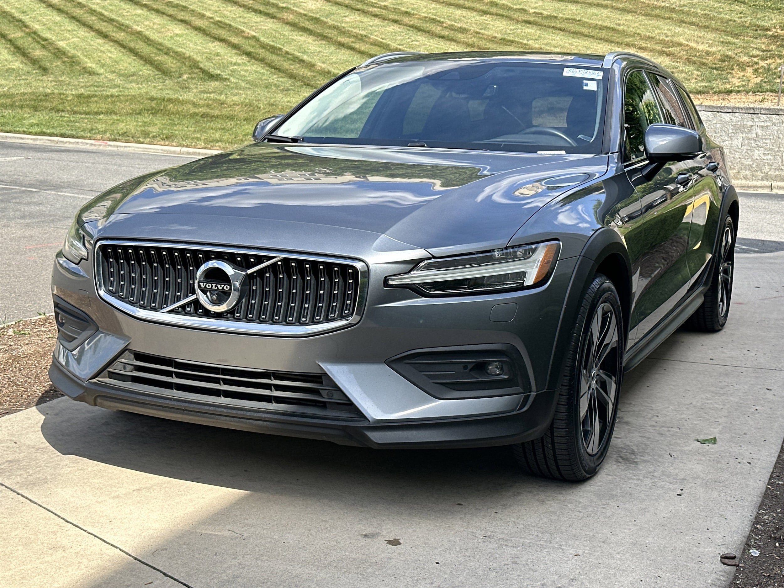 2020 Volvo V60 Cross Country photo 4