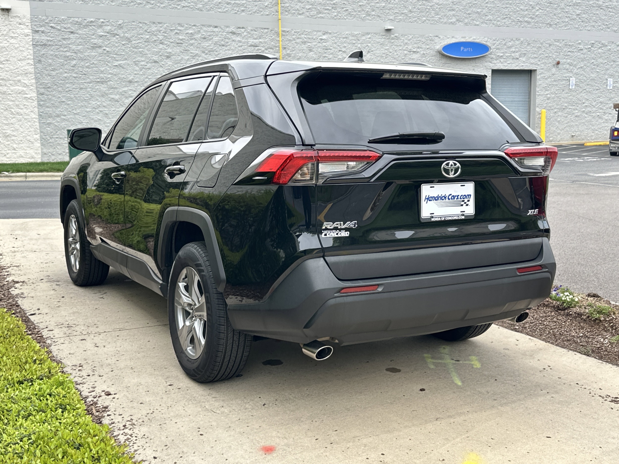 2022 Toyota RAV4 XLE photo 5