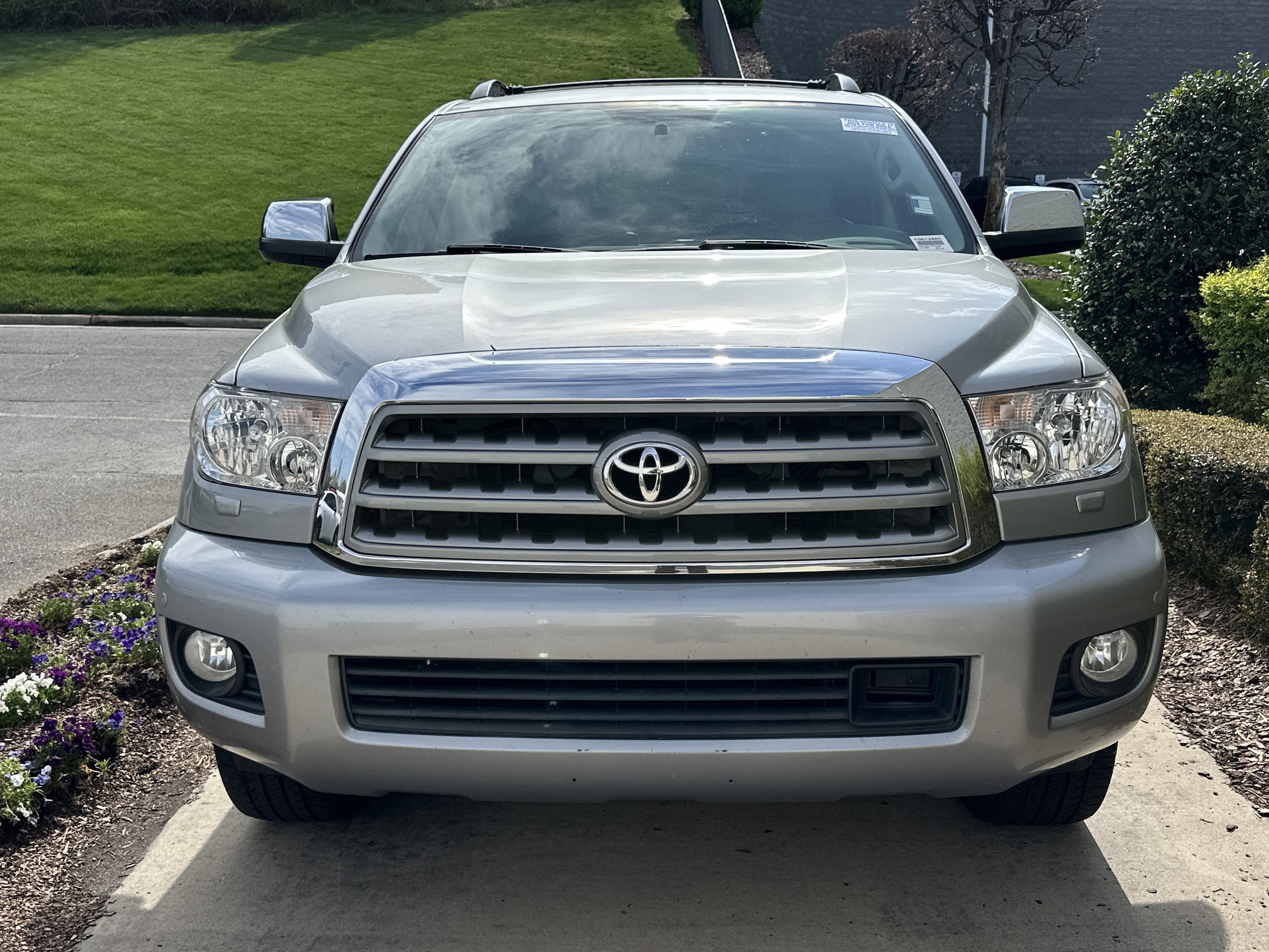 2012 Toyota Sequoia Platinum photo 2