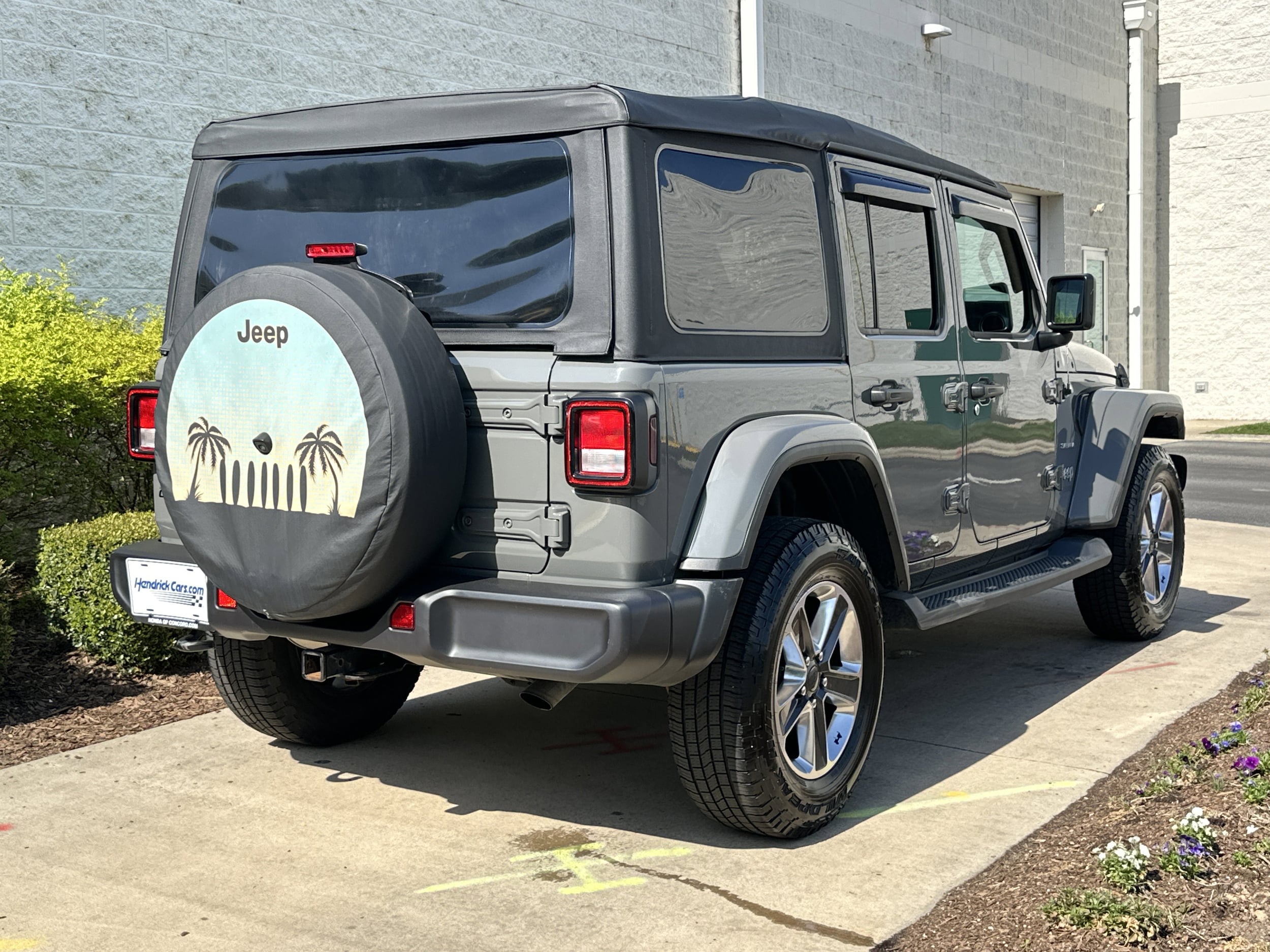 2020 Jeep Wrangler Unlimited Sahara photo 3