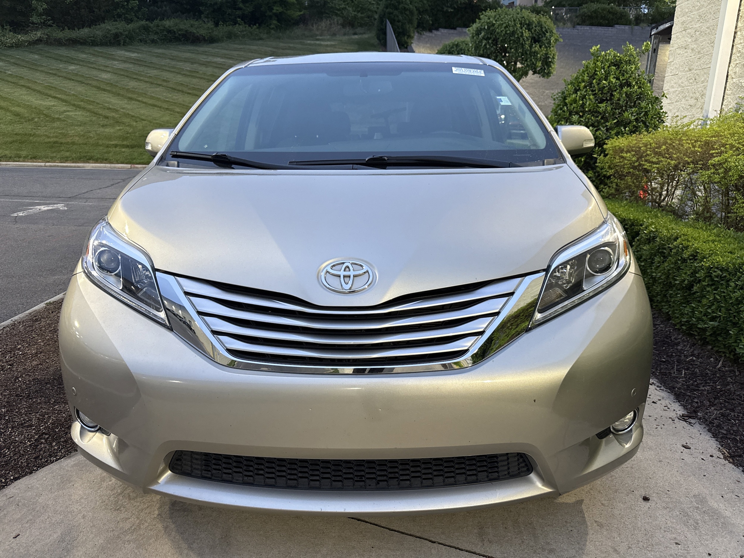 2017 Toyota Sienna Limited photo 4