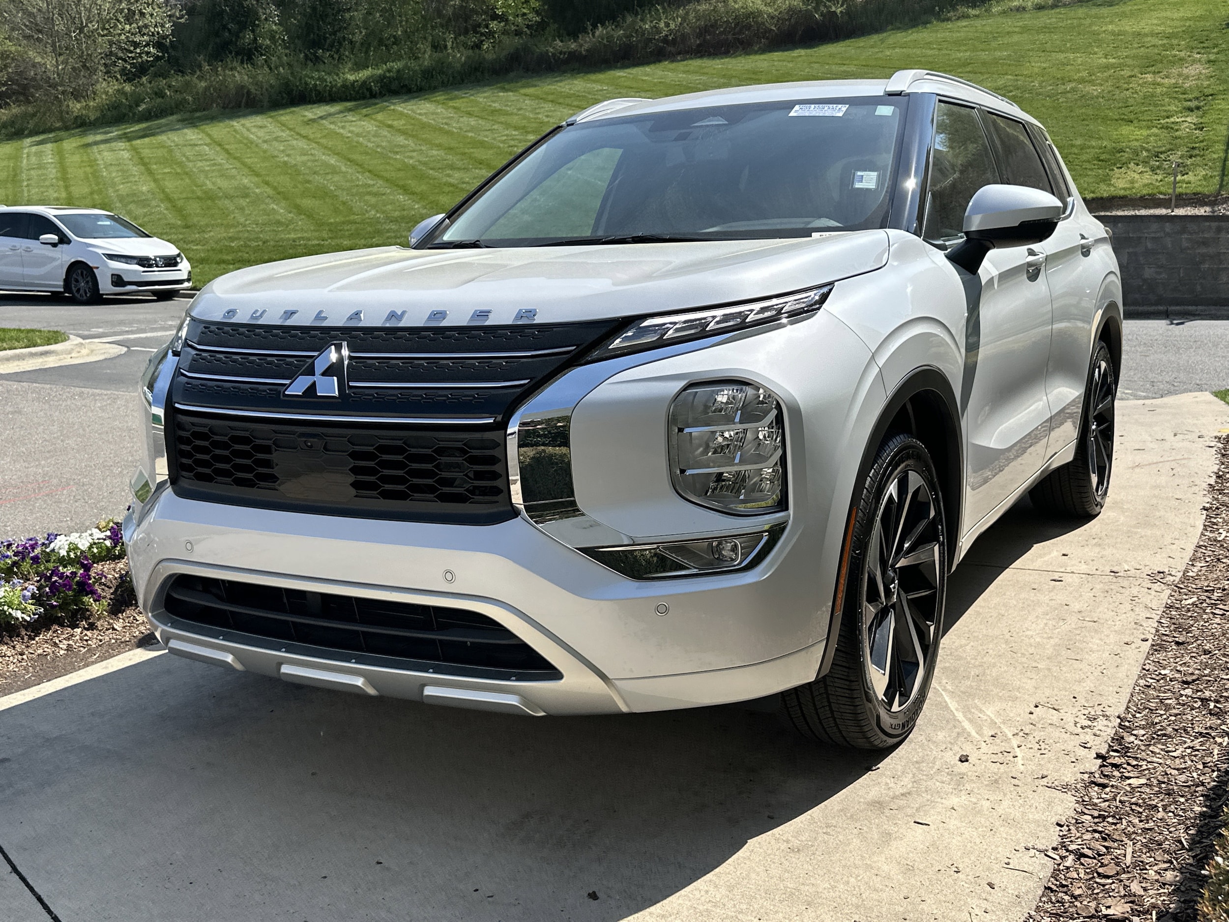 2023 Mitsubishi Outlander SEL photo 4