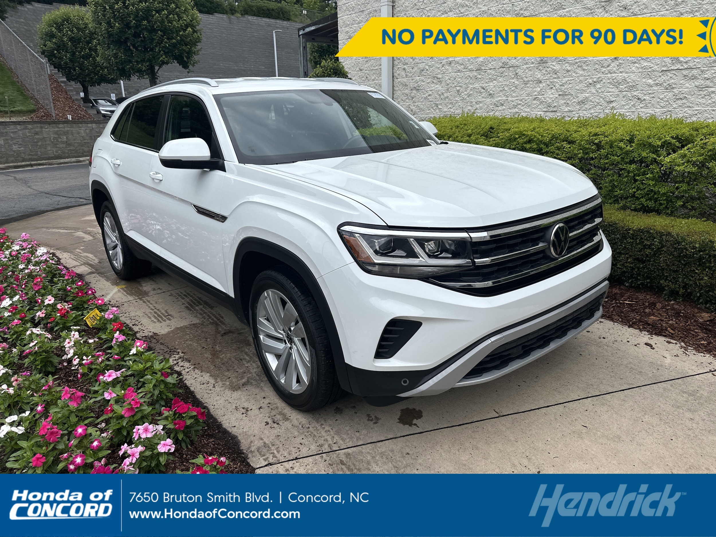 2022 Volkswagen Atlas Cross Sport 3.6L V6 SE w/Tech's photo