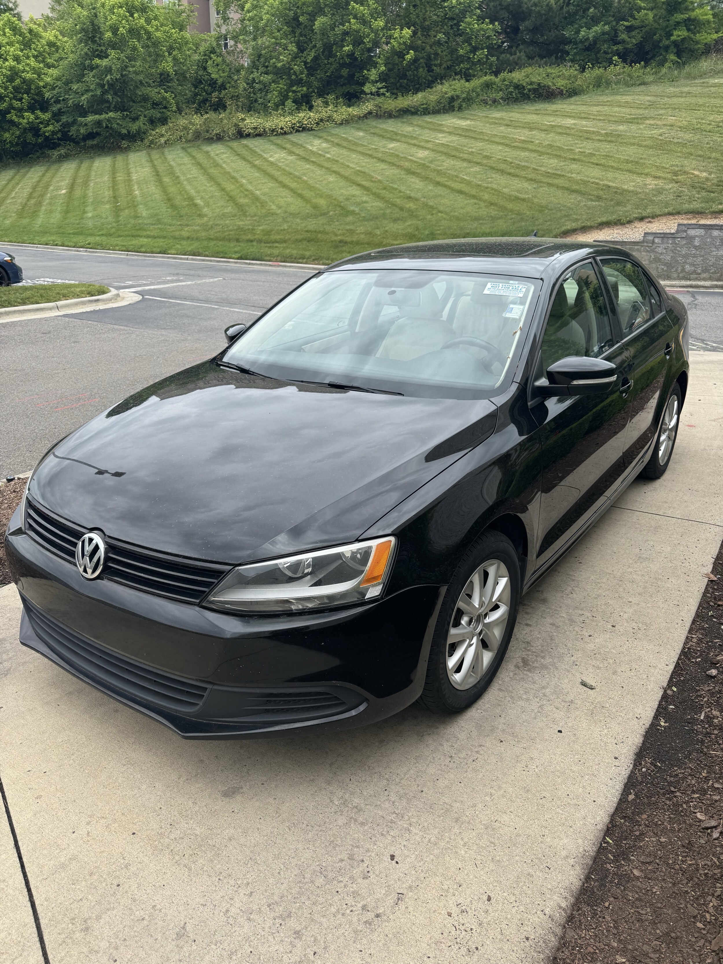 2011 Volkswagen Jetta Sedan SE photo 3