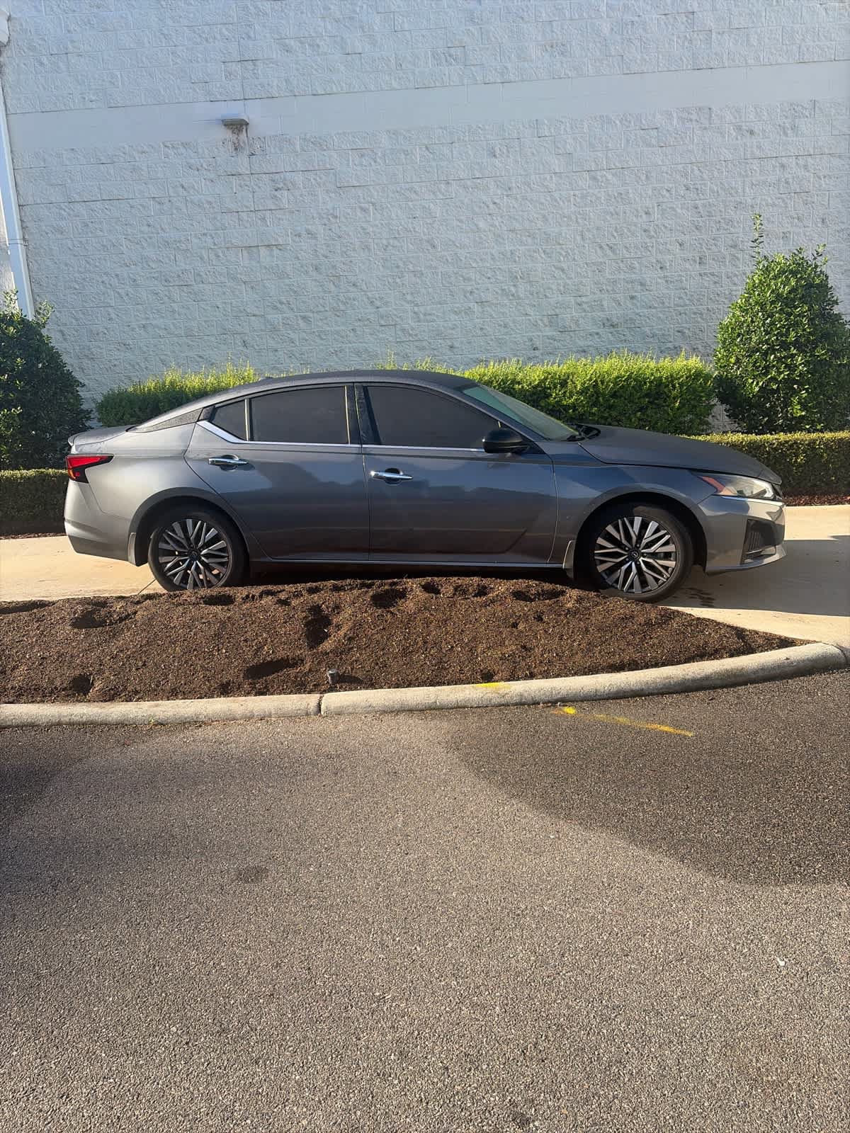 Used 2024 Nissan Altima 2.5 SV Sedan