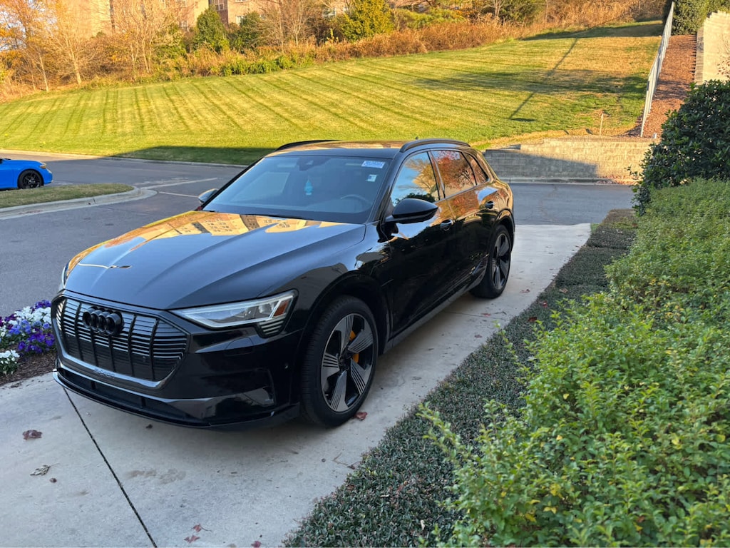 Used 2022 Audi e-tron Premium Plus SUV