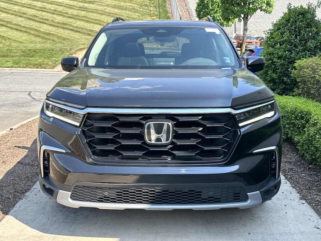 Certified 2025 Honda Pilot Touring SUV
