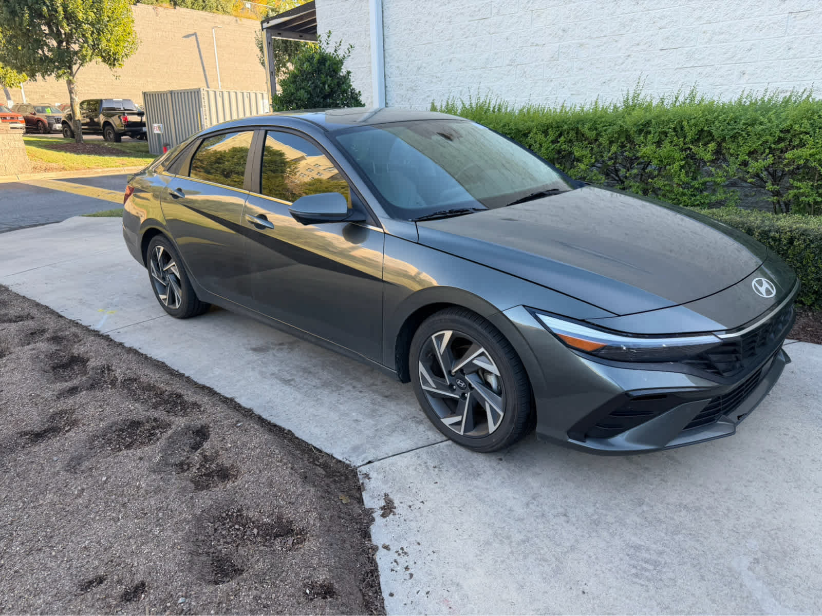 Used 2024 Hyundai Elantra Limited Sedan